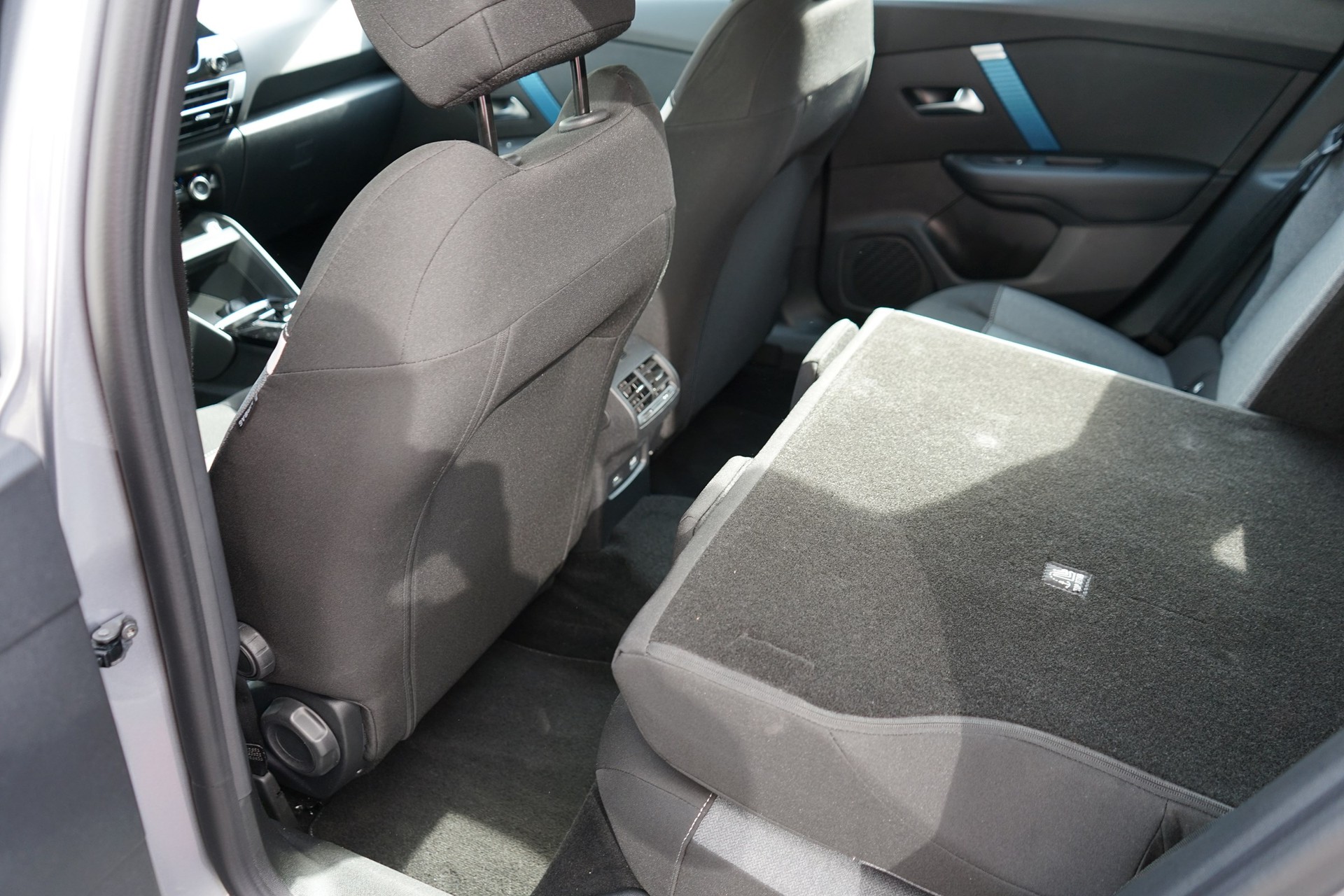 CITROEN C4 Electric Swiss Edition-image-10