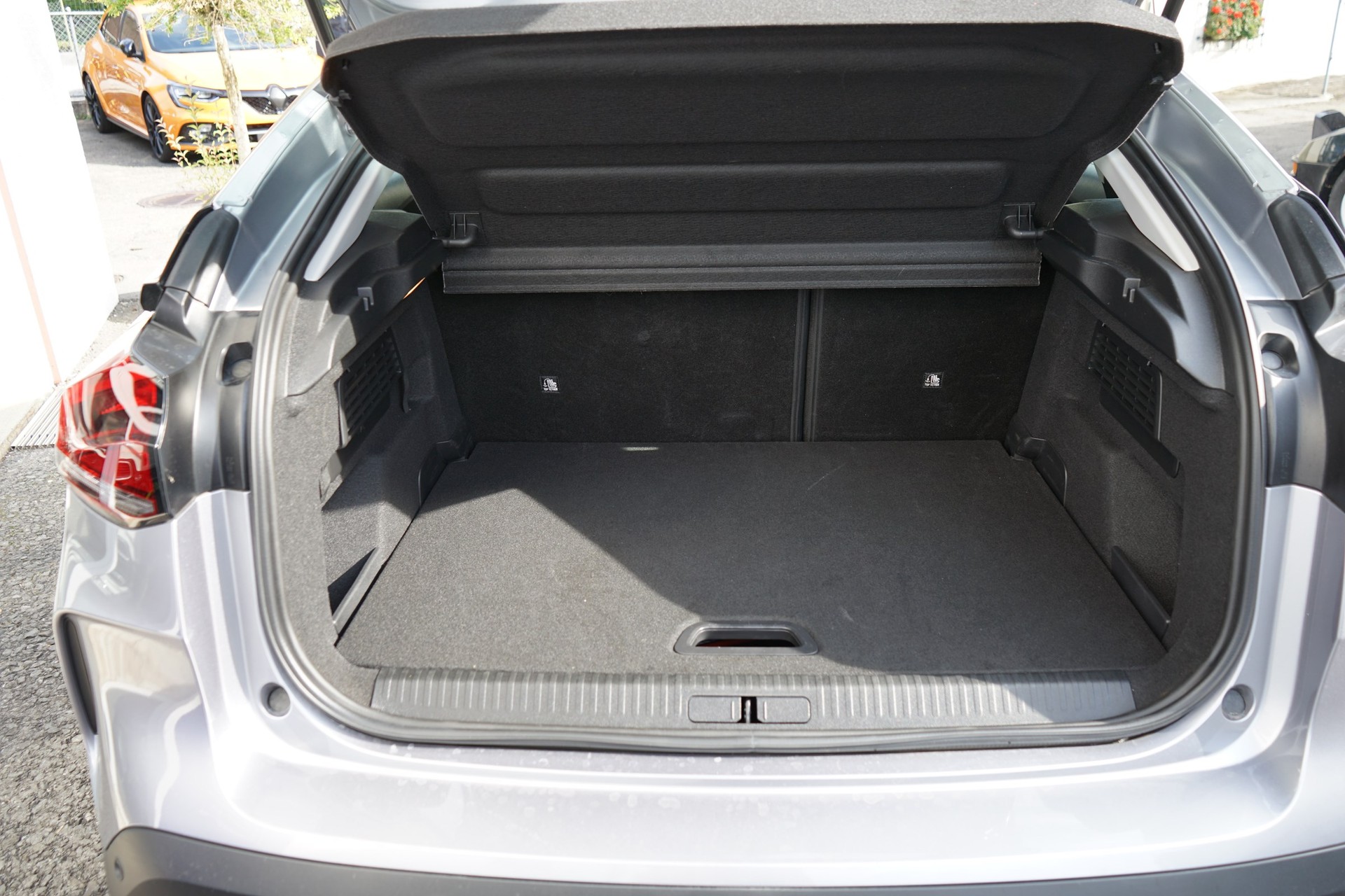 CITROEN C4 Electric Swiss Edition-image-12