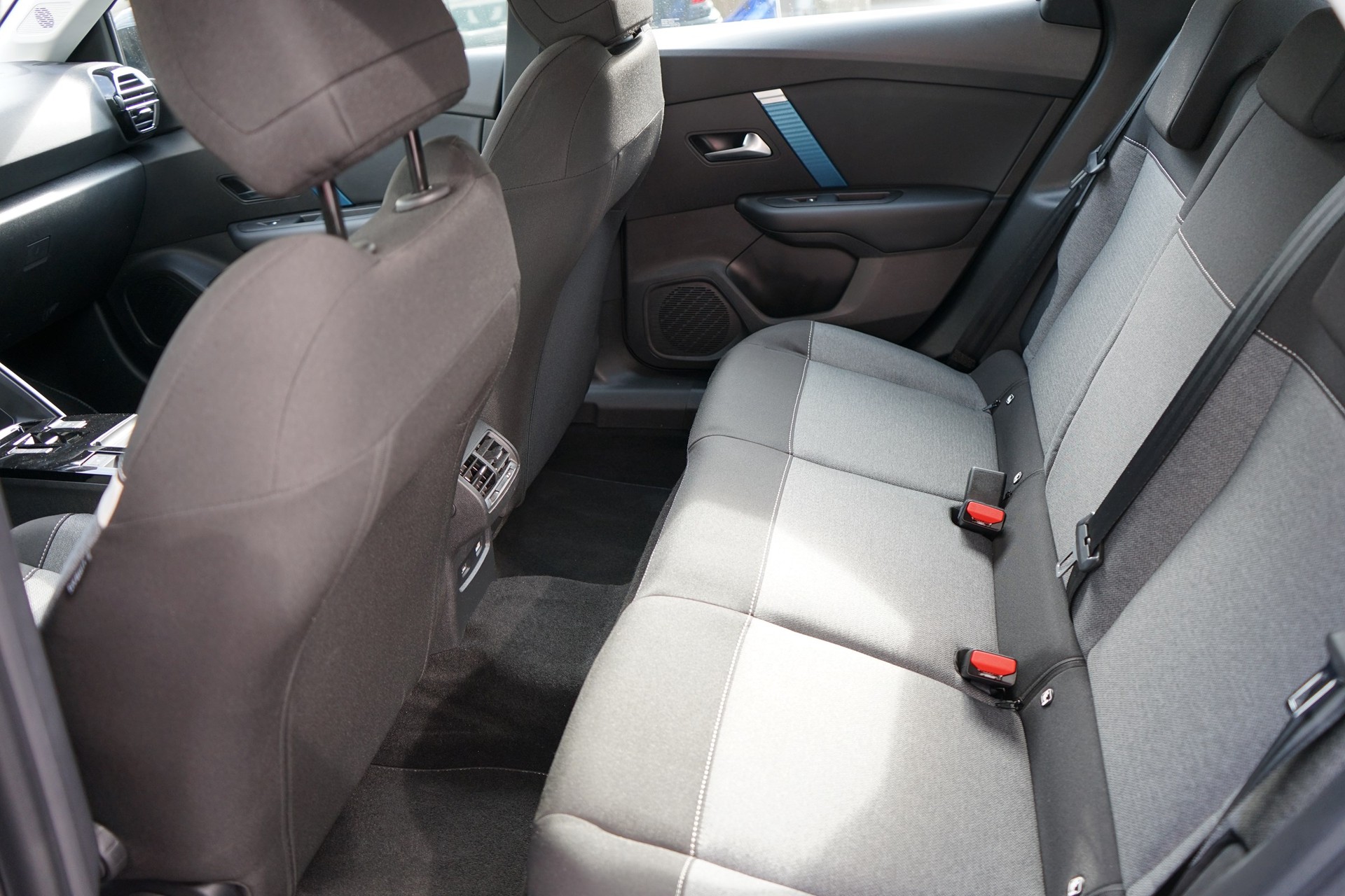 CITROEN C4 Electric Swiss Edition-image-9