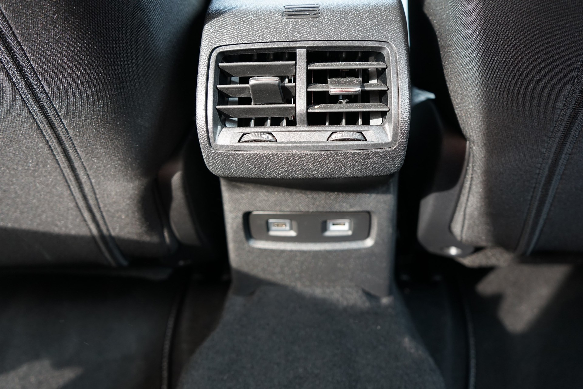 CITROEN C4 Electric Swiss Edition-image-11
