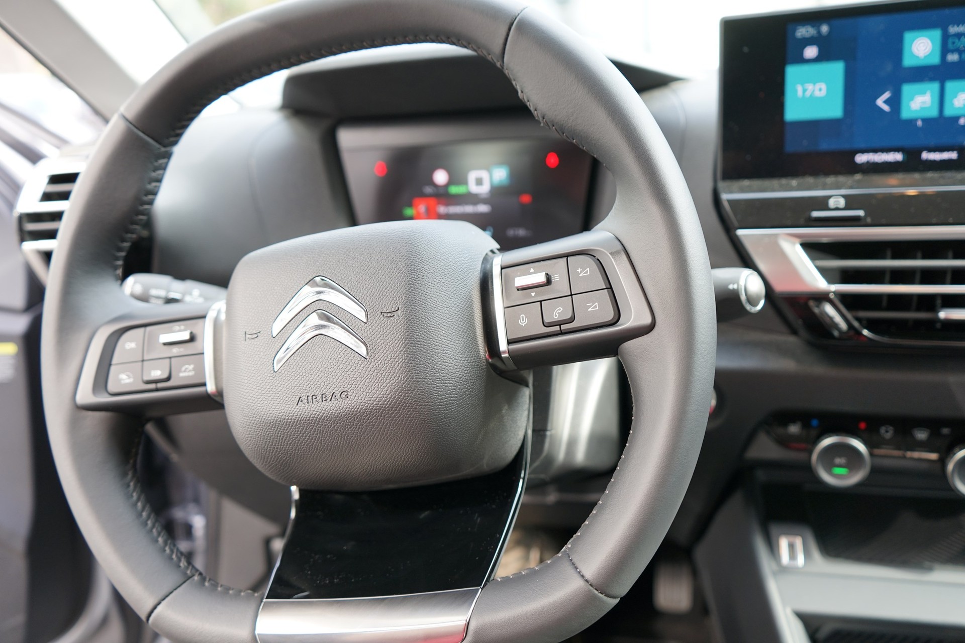 CITROEN C4 Electric Swiss Edition-image-7