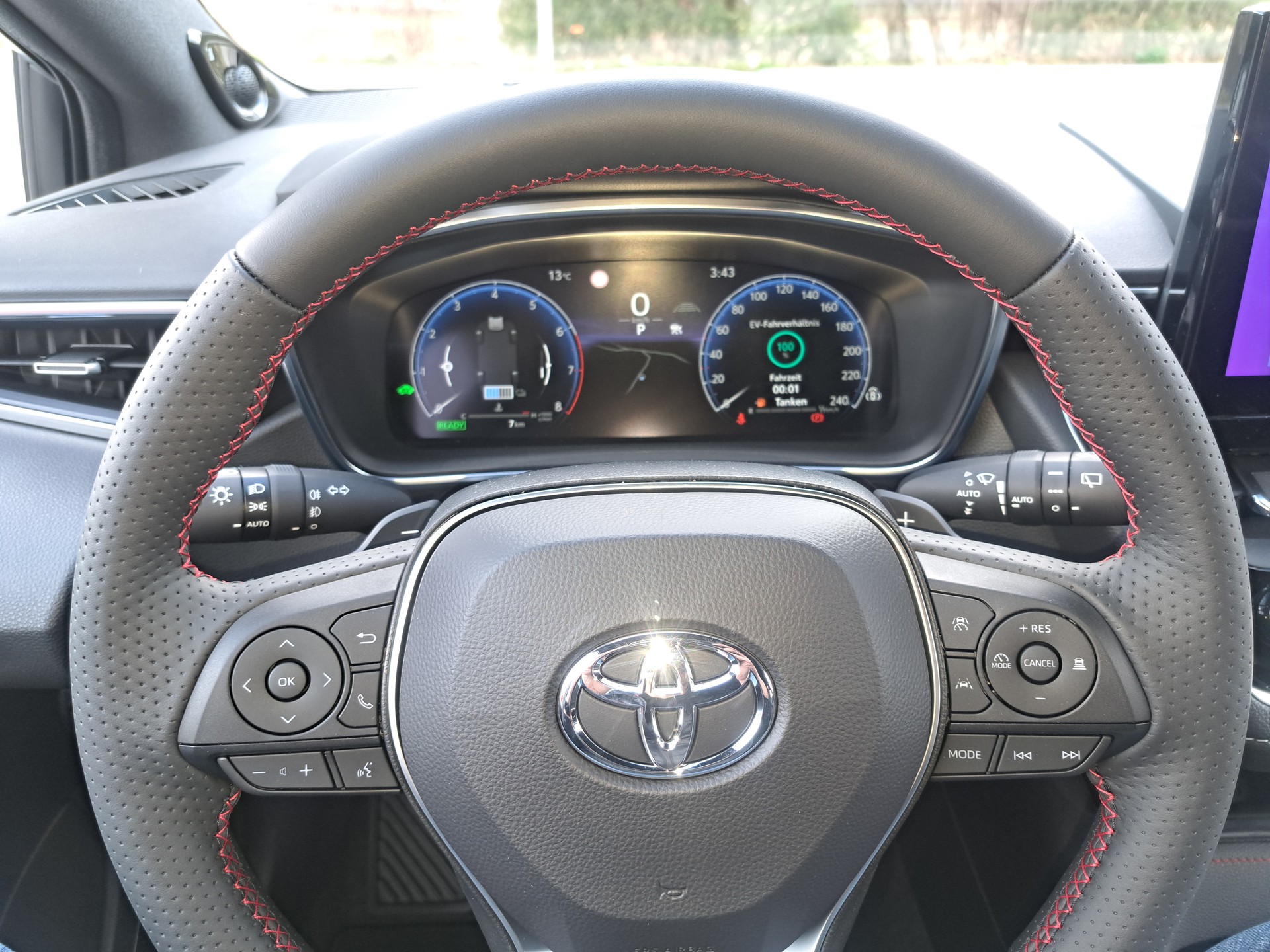 TOYOTA Corolla Touring Sports 2.0 HSD GR Sport e-CVT-image-11