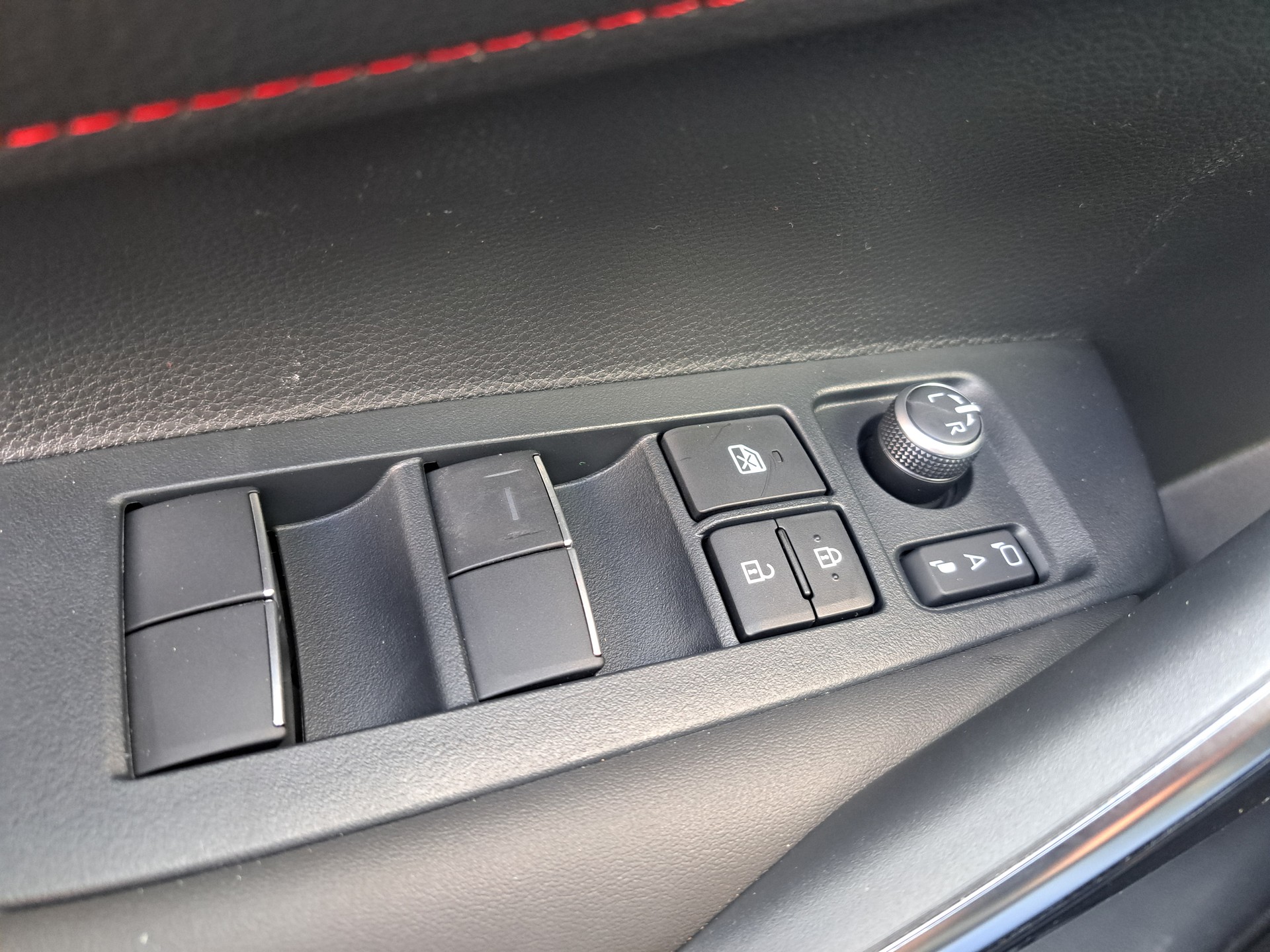 TOYOTA Corolla Touring Sports 2.0 HSD GR Sport e-CVT-image-15