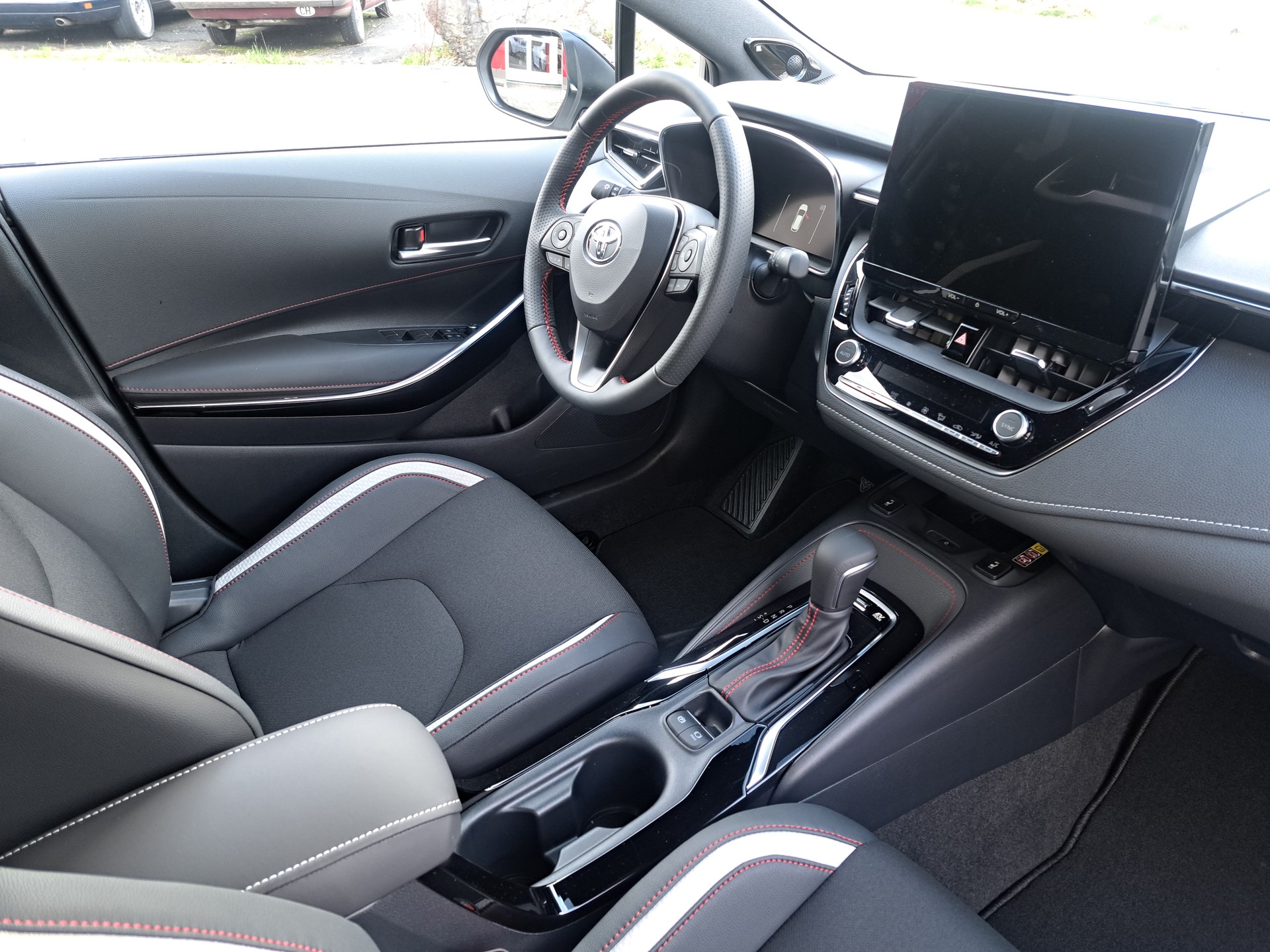 TOYOTA Corolla Touring Sports 2.0 HSD GR Sport e-CVT-image-4