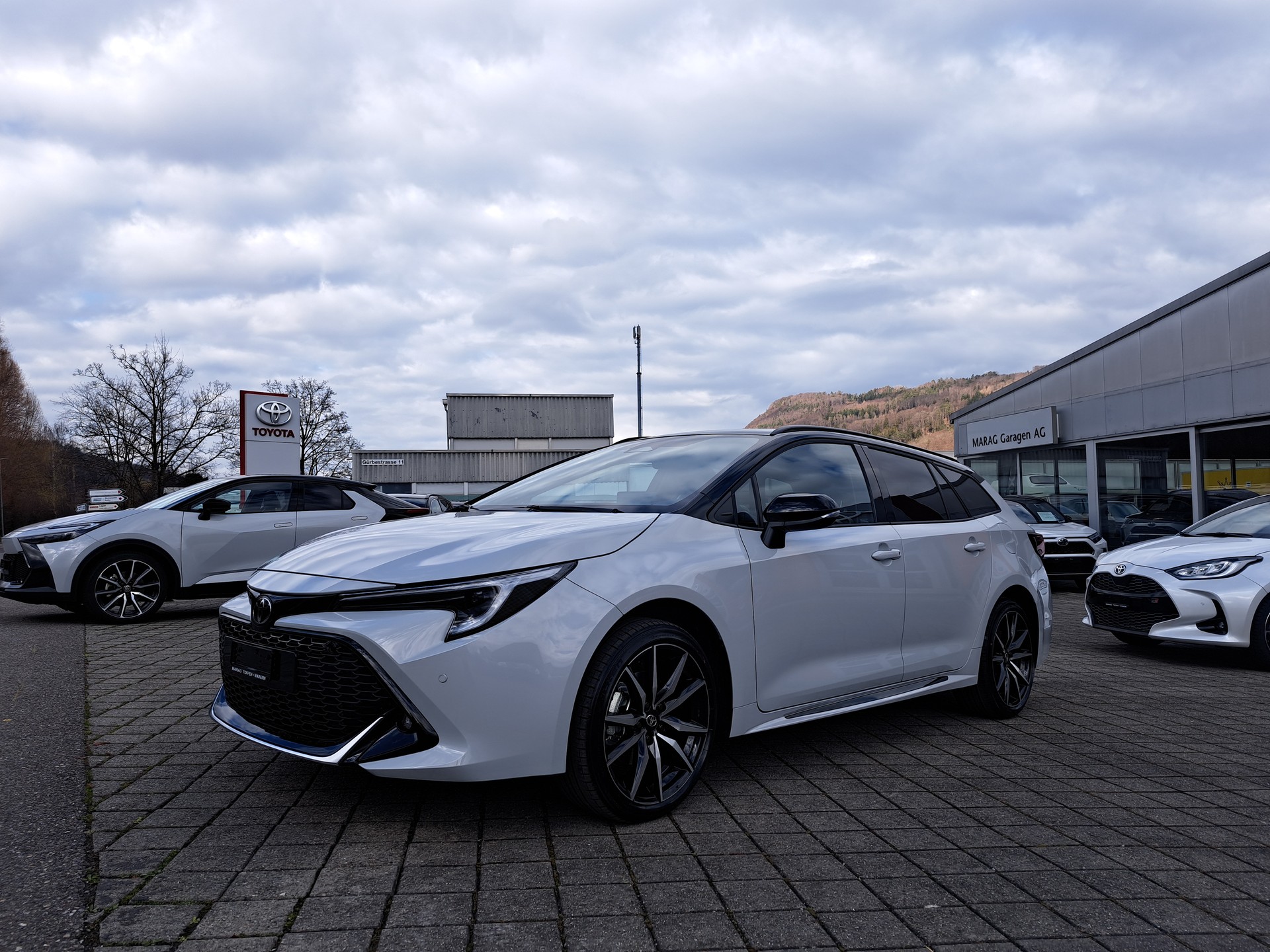 TOYOTA Corolla Touring Sports 2.0 HSD GR Sport e-CVT-image-0
