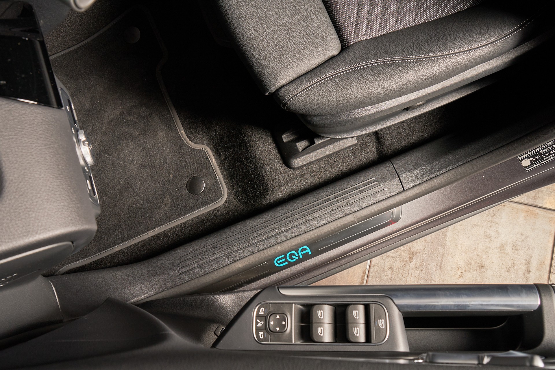MERCEDES-BENZ EQA 350-image-3