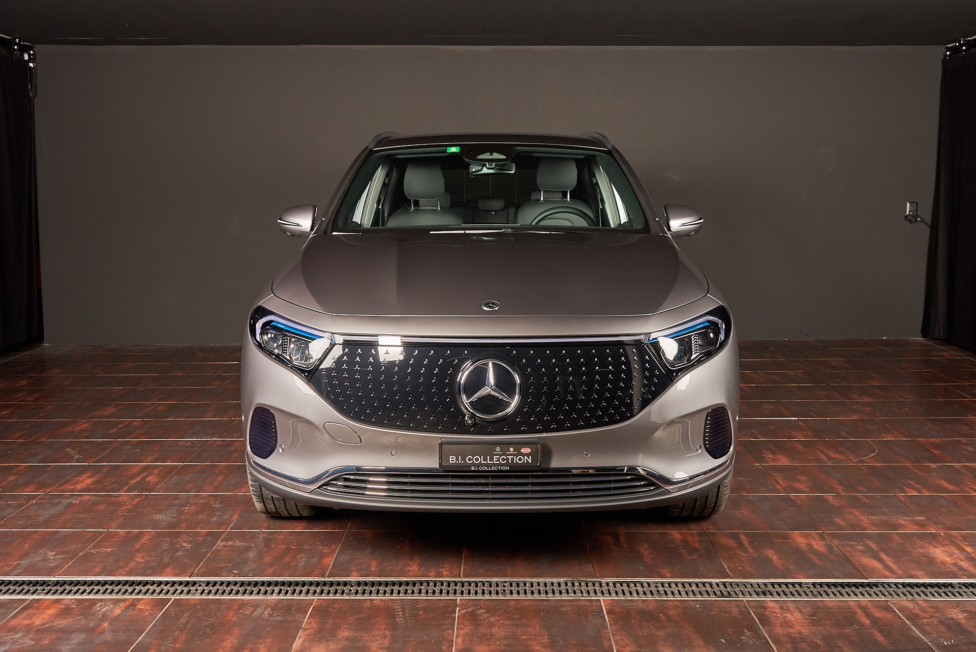 MERCEDES-BENZ EQA 350-image-9
