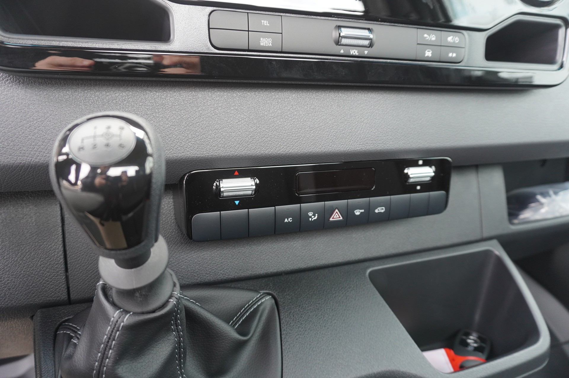 MERCEDES-BENZ Sprinter 317 CDI BASE CH 4325mm L-image-6