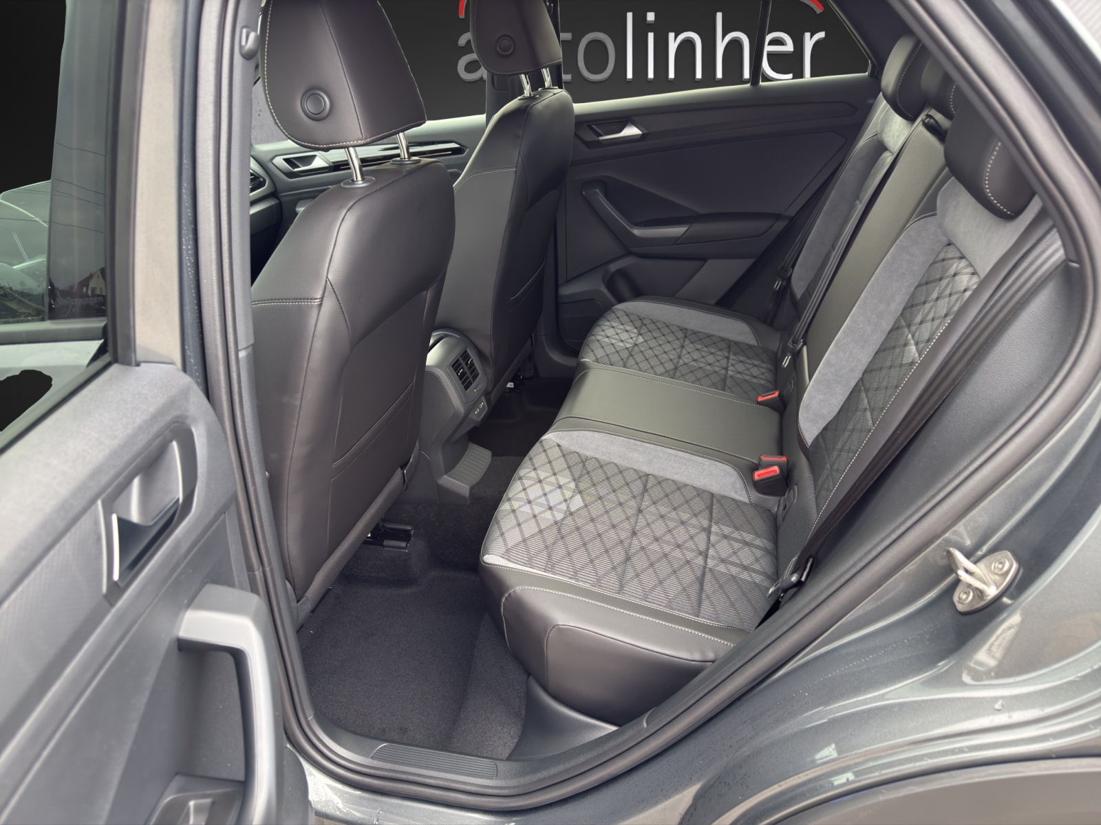 VW T-Roc 2.0 TDI SCR R-Line DSG-image-8