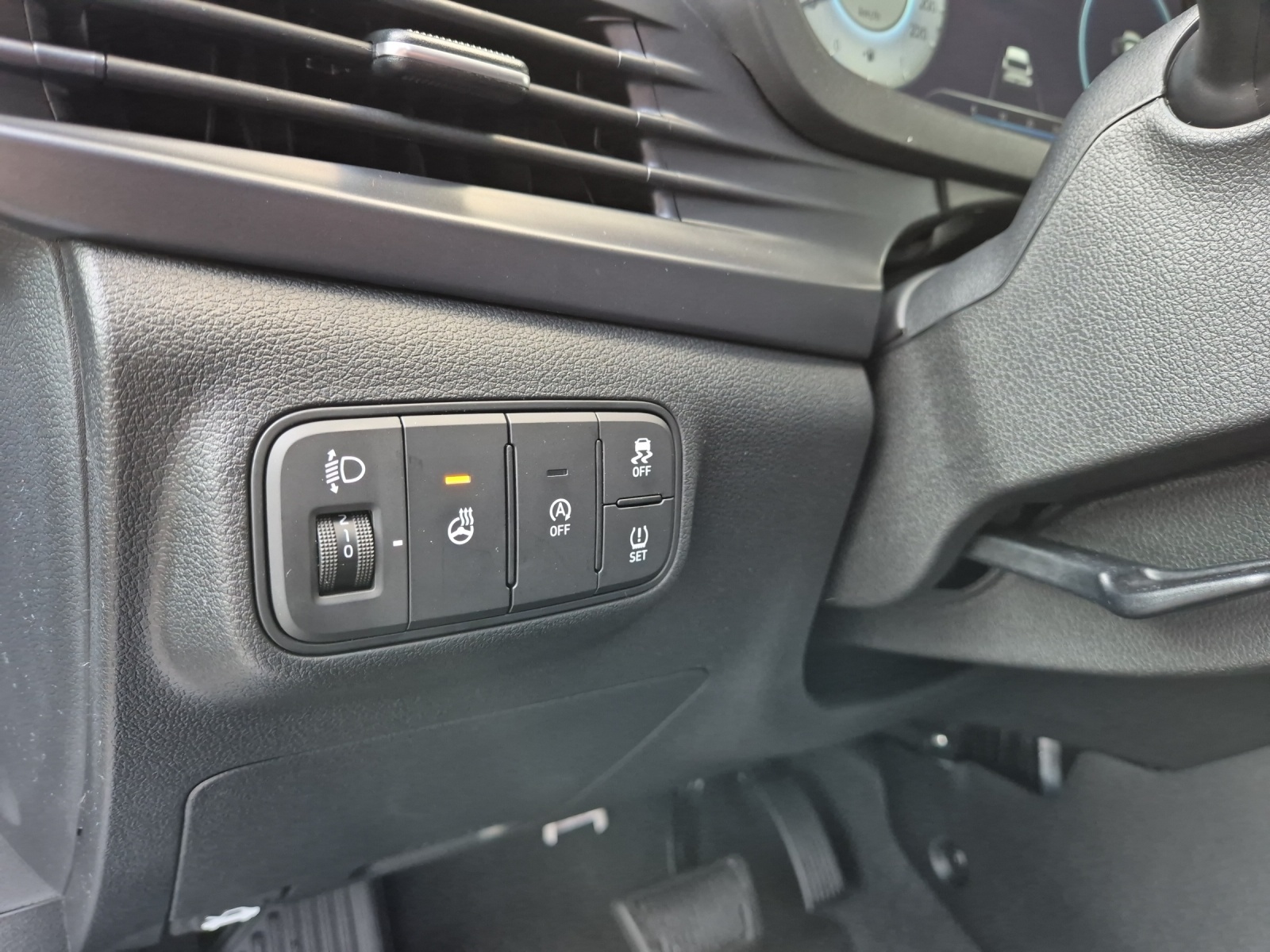 HYUNDAI i20 1.0 T-GDi Amplia-image-9