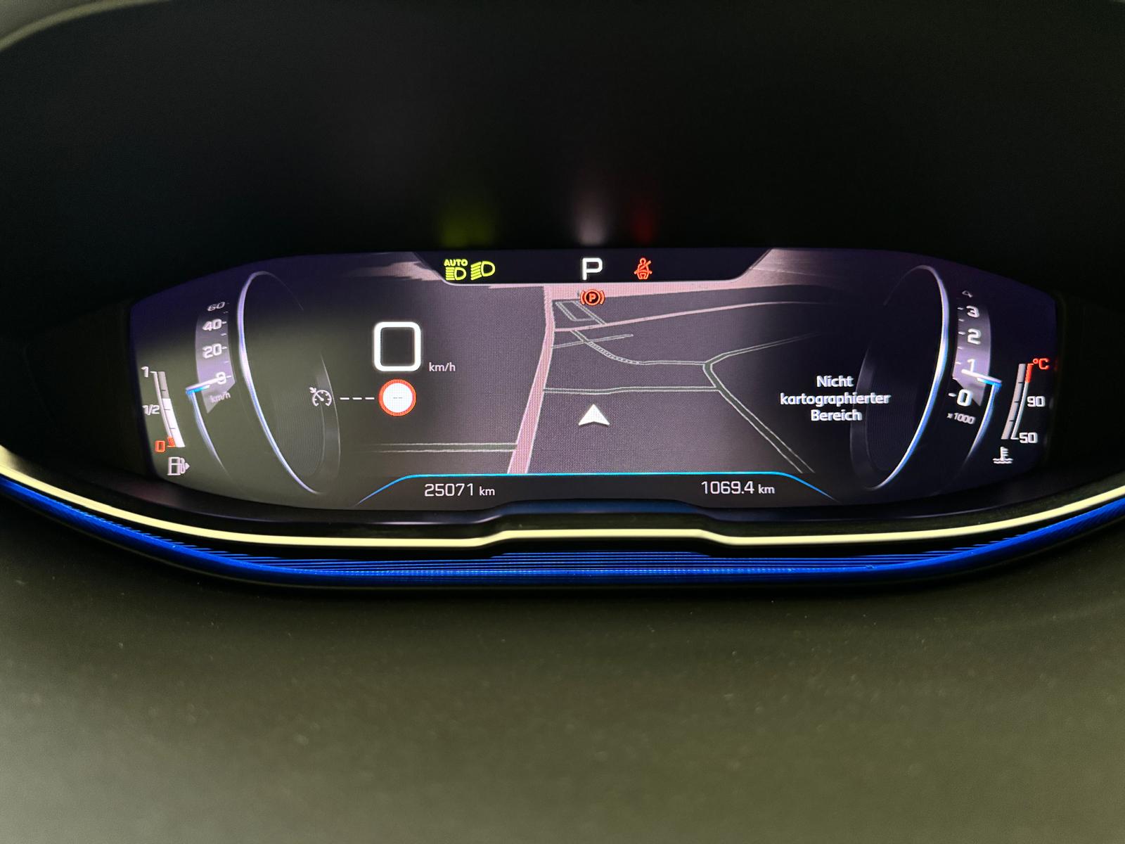 PEUGEOT 5008 1.5 BlueHDi Allure Pack-image-8