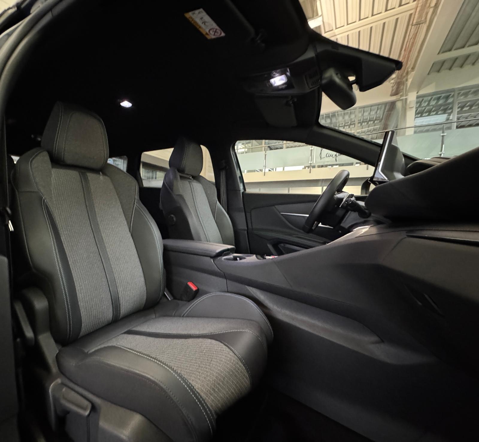 PEUGEOT 5008 1.5 BlueHDi Allure Pack-image-7