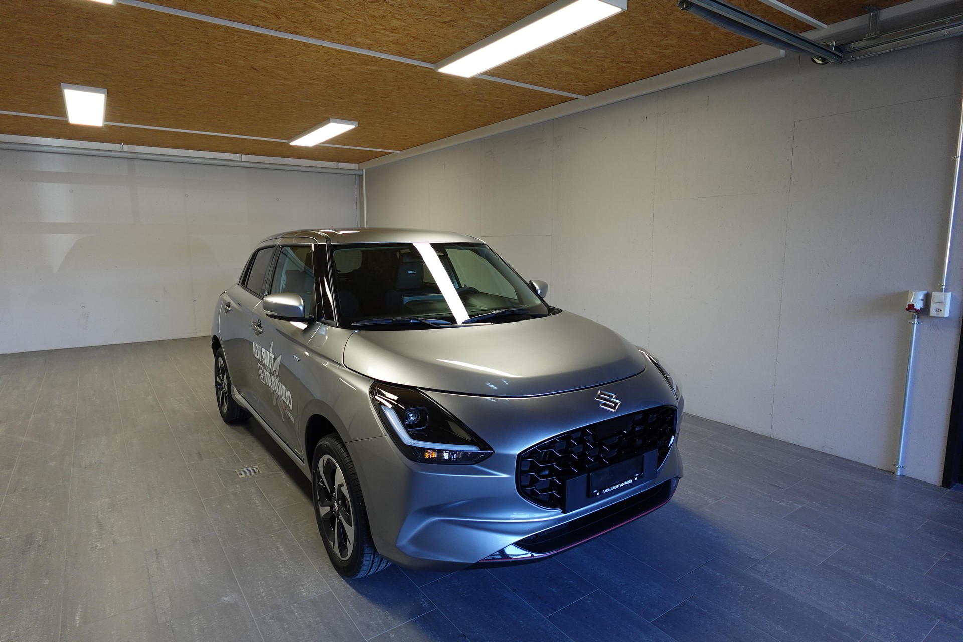 SUZUKI Swift 1.2 Tradizio Top Hybrid 4x4-image-1