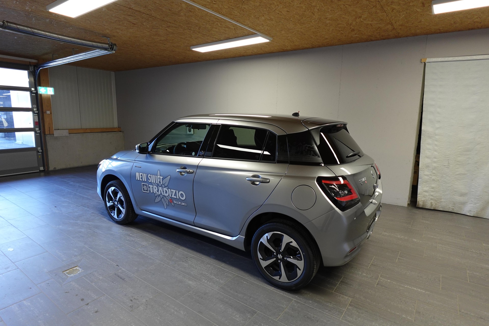 SUZUKI Swift 1.2 Tradizio Top Hybrid 4x4-image-10