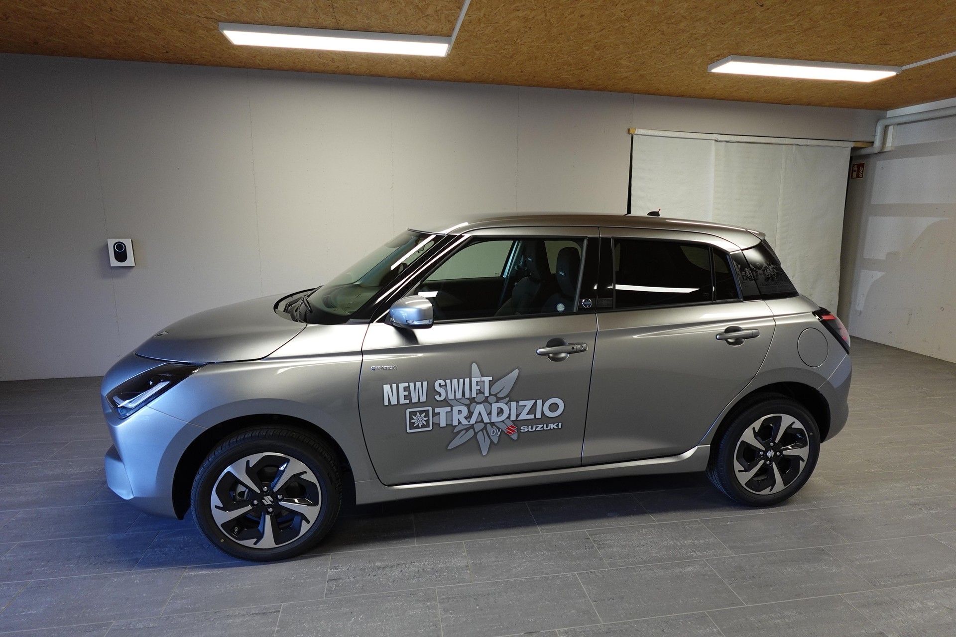 SUZUKI Swift 1.2 Tradizio Top Hybrid 4x4-image-13