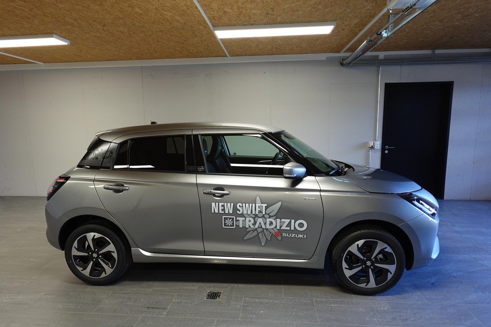 SUZUKI Swift 1.2 Tradizio Top Hybrid 4x4-image-4