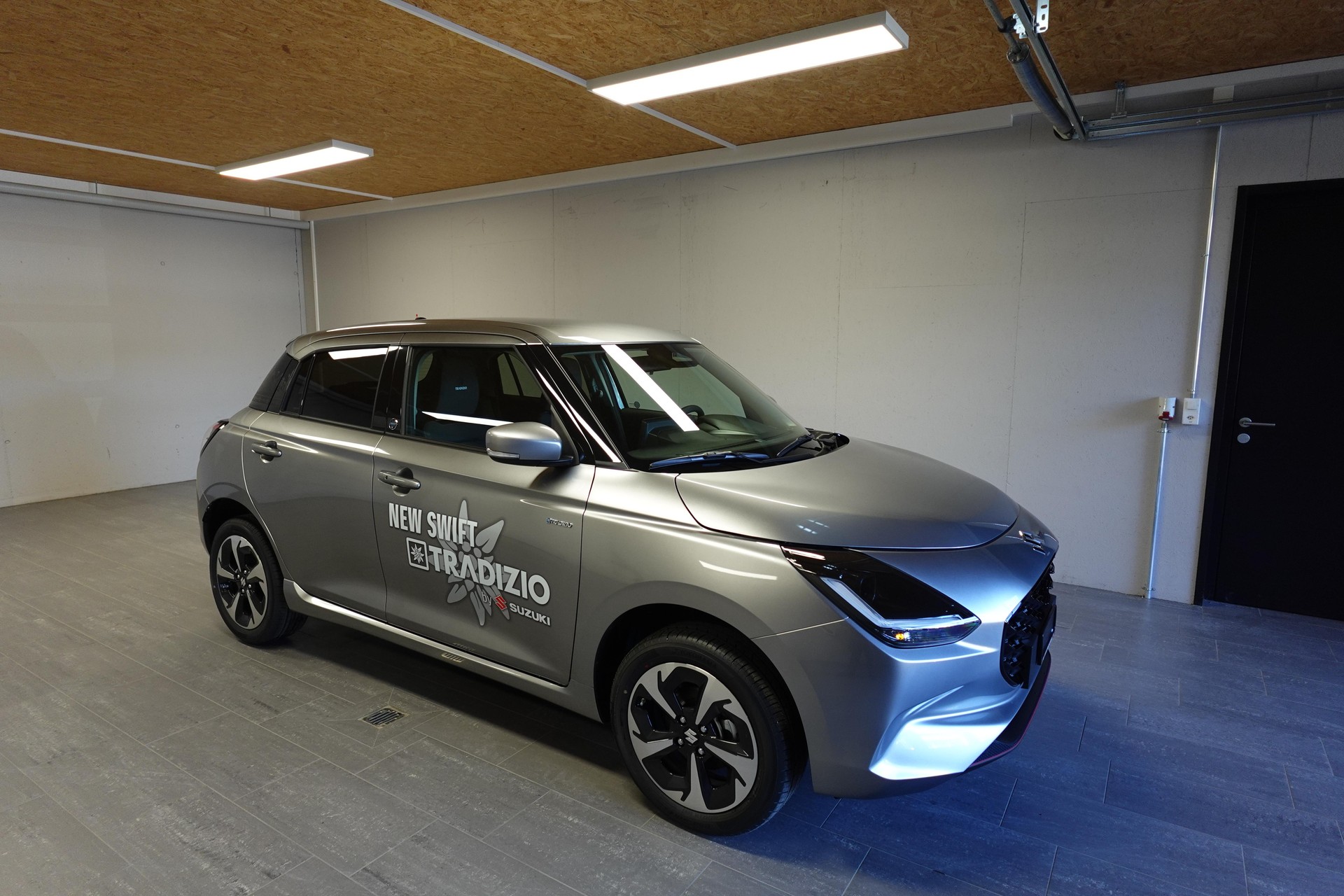 SUZUKI Swift 1.2 Tradizio Top Hybrid 4x4-image-2