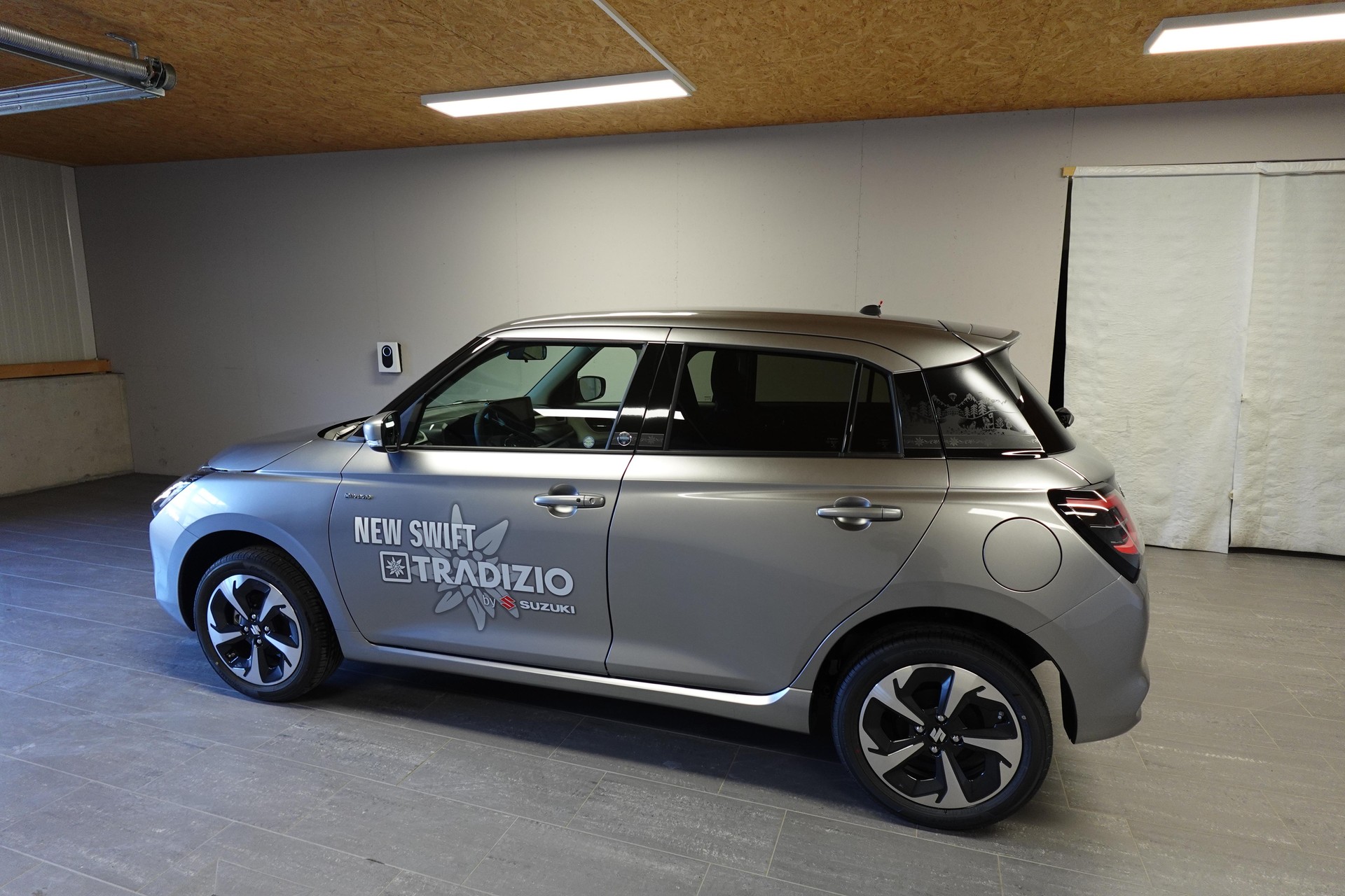 SUZUKI Swift 1.2 Tradizio Top Hybrid 4x4-image-11
