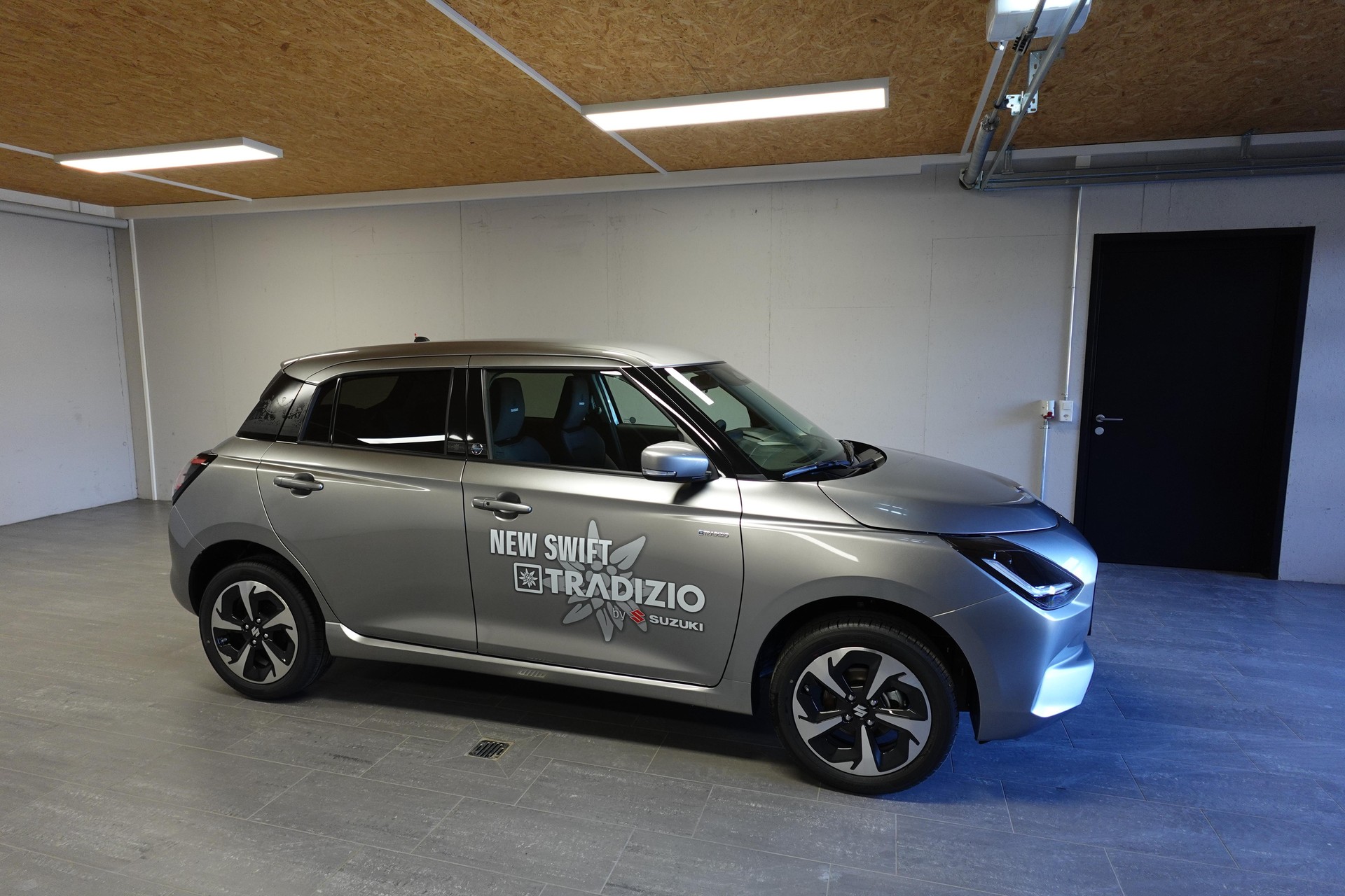 SUZUKI Swift 1.2 Tradizio Top Hybrid 4x4-image-3
