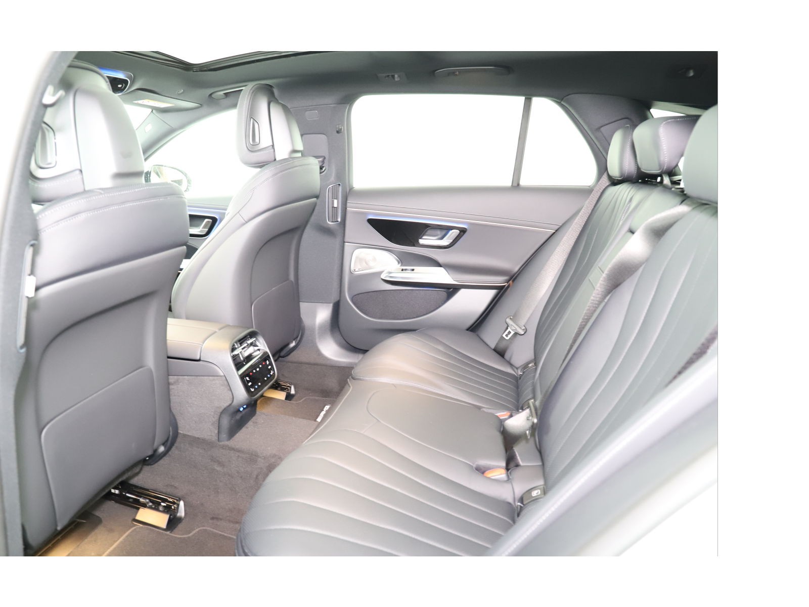 MERCEDES-BENZ E 220 d T 4M 9G-Tronic-image-10