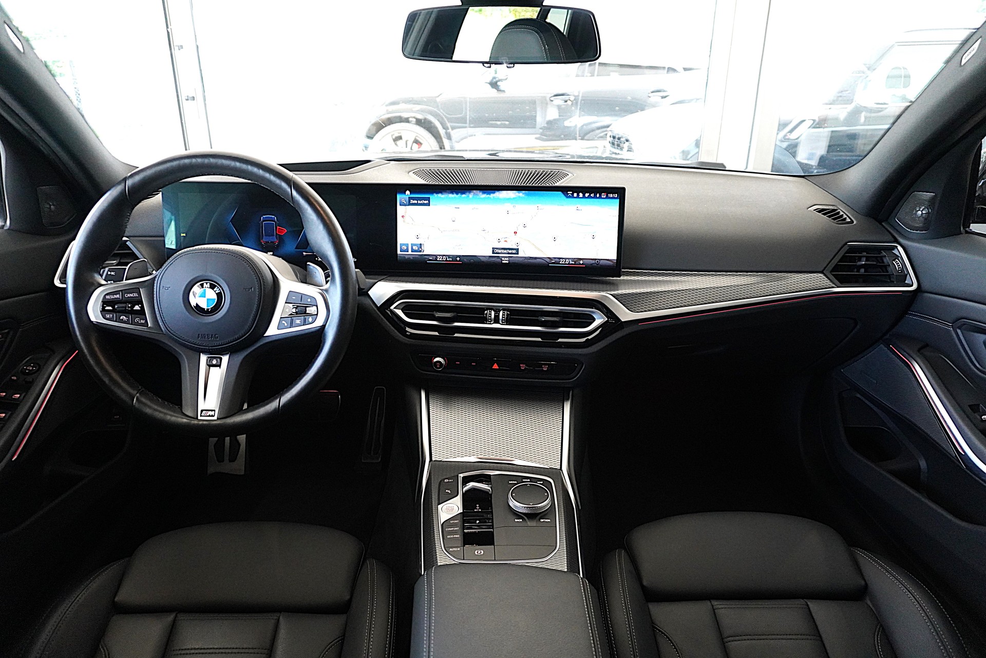 BMW 320d xDrive 48V Touring Steptronic M Sport-image-10