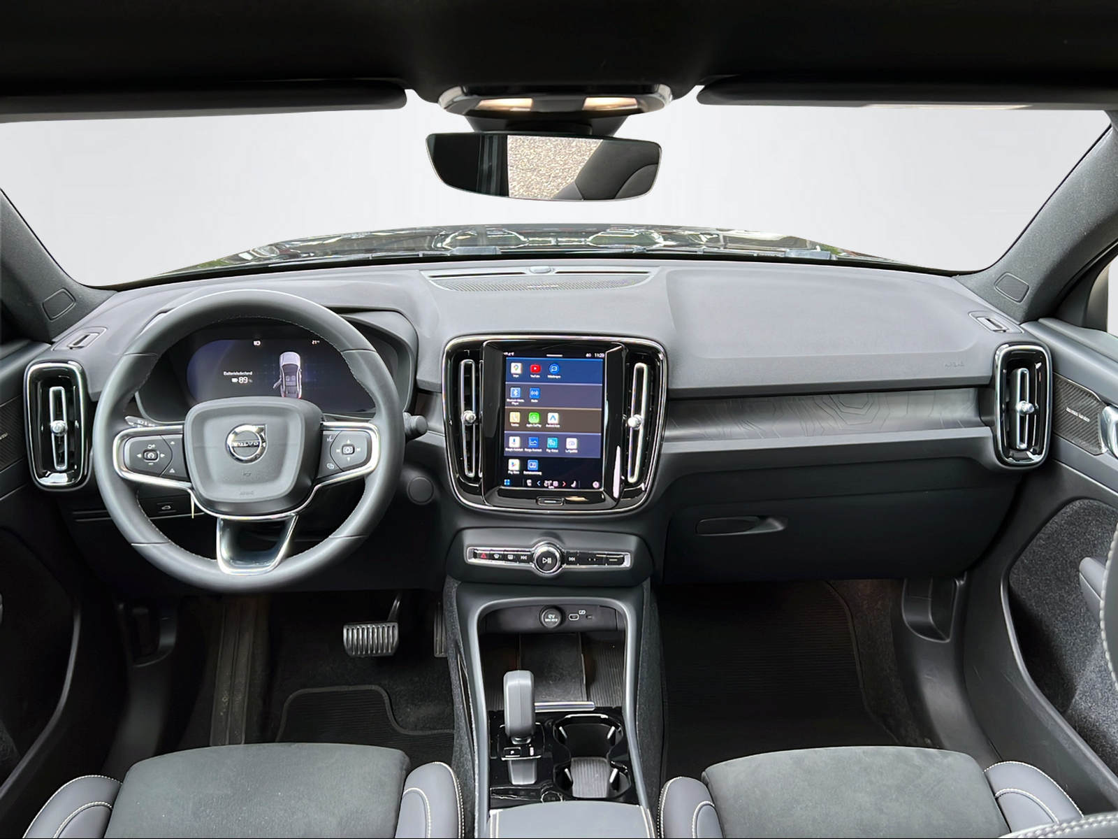 VOLVO C40 P8 Twin Recharge Ultimate AWD-image-11