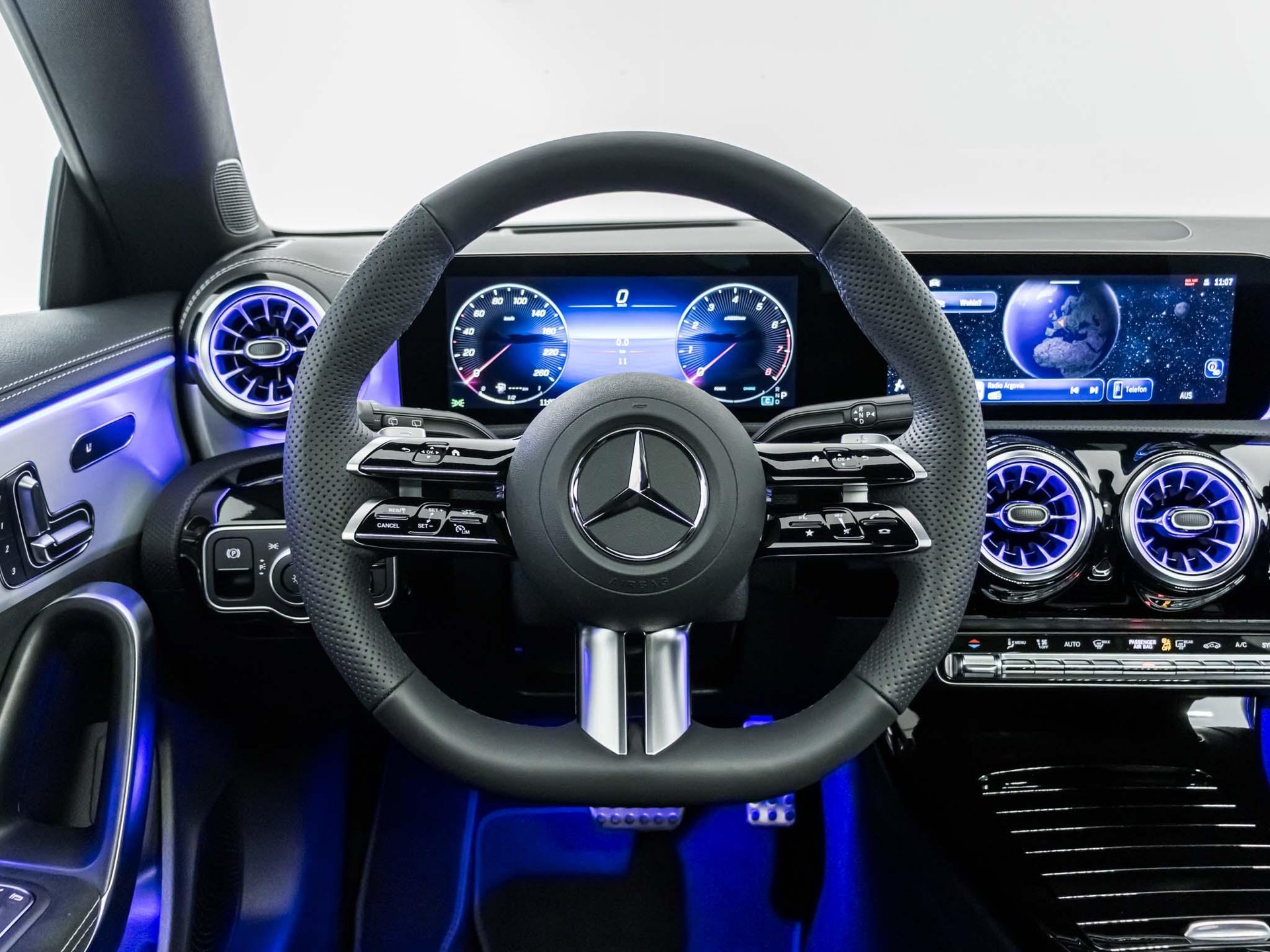 MERCEDES-BENZ CLA 250 4MATIC Shooting Brake-image-11