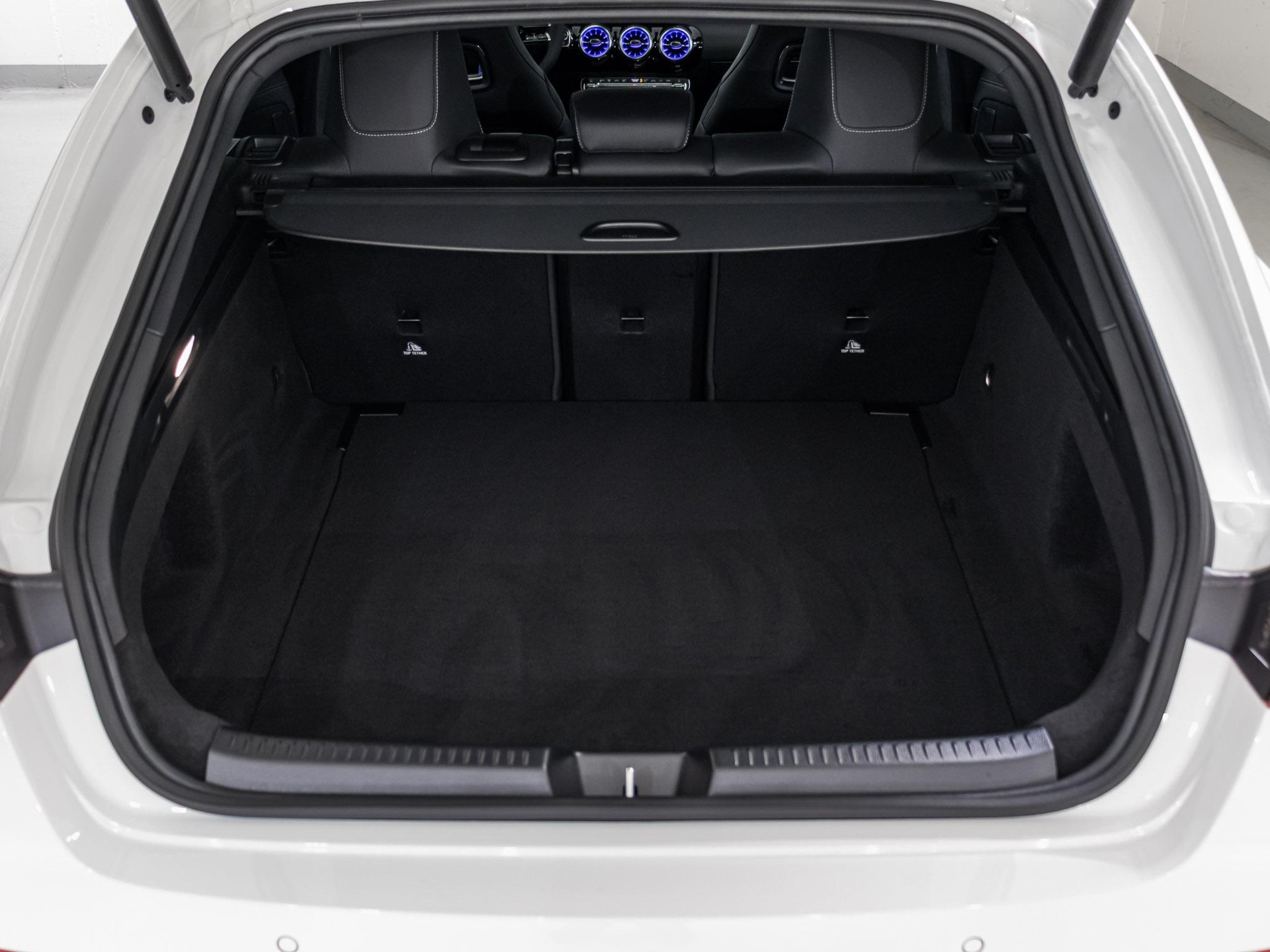 MERCEDES-BENZ CLA 250 4MATIC Shooting Brake-image-13