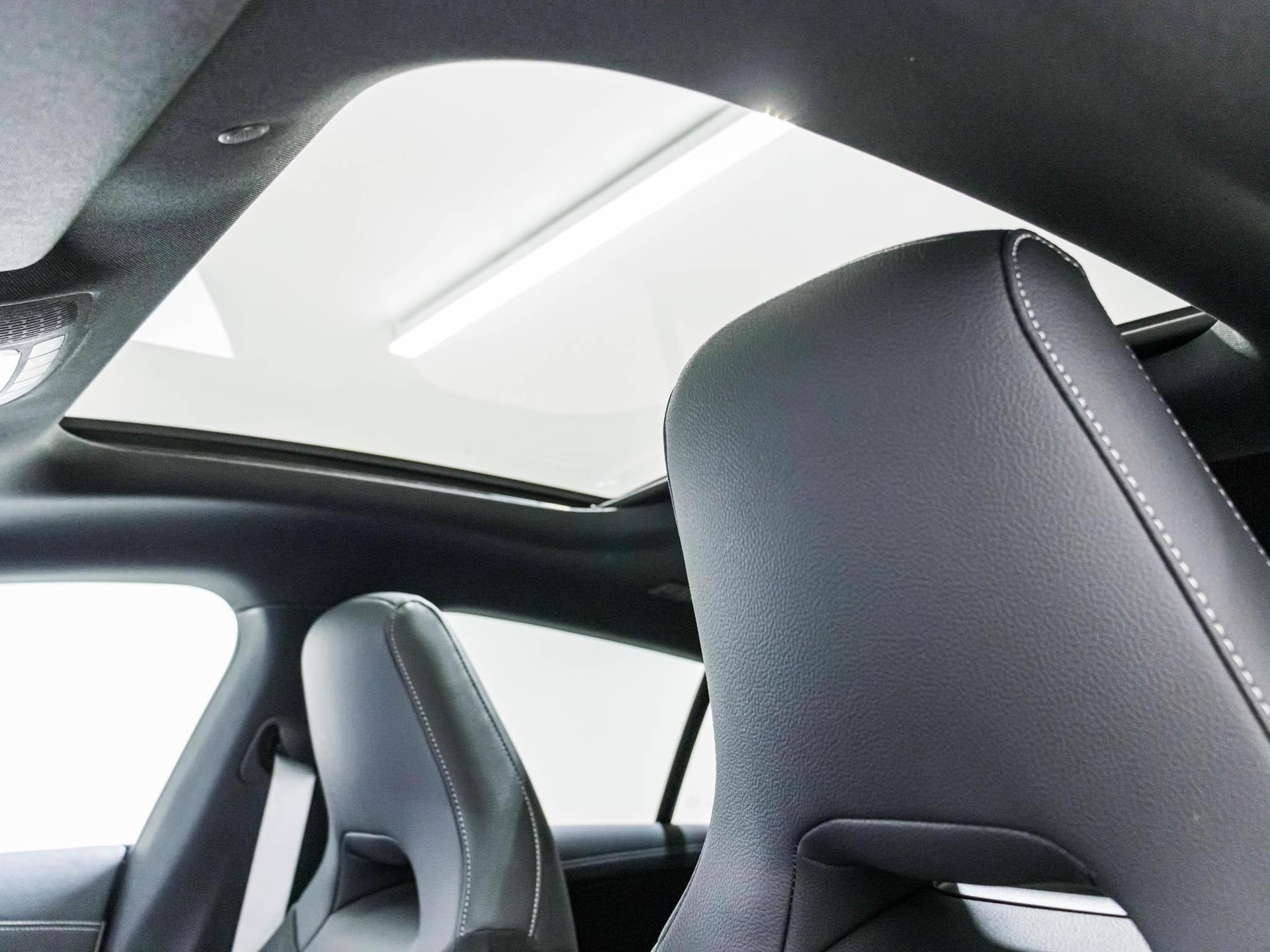 MERCEDES-BENZ CLA 250 4MATIC Shooting Brake-image-8