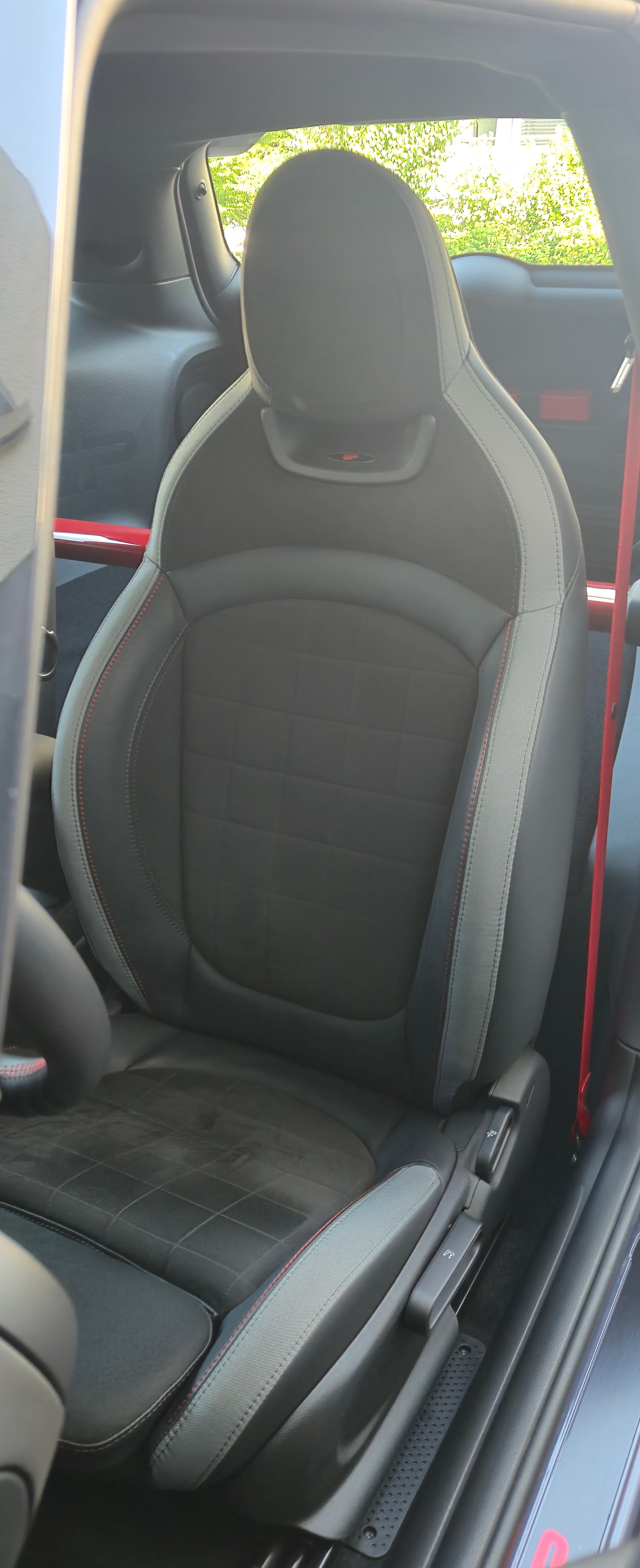 MINI Cooper John Cooper Works GP 3 Steptronic-image-11