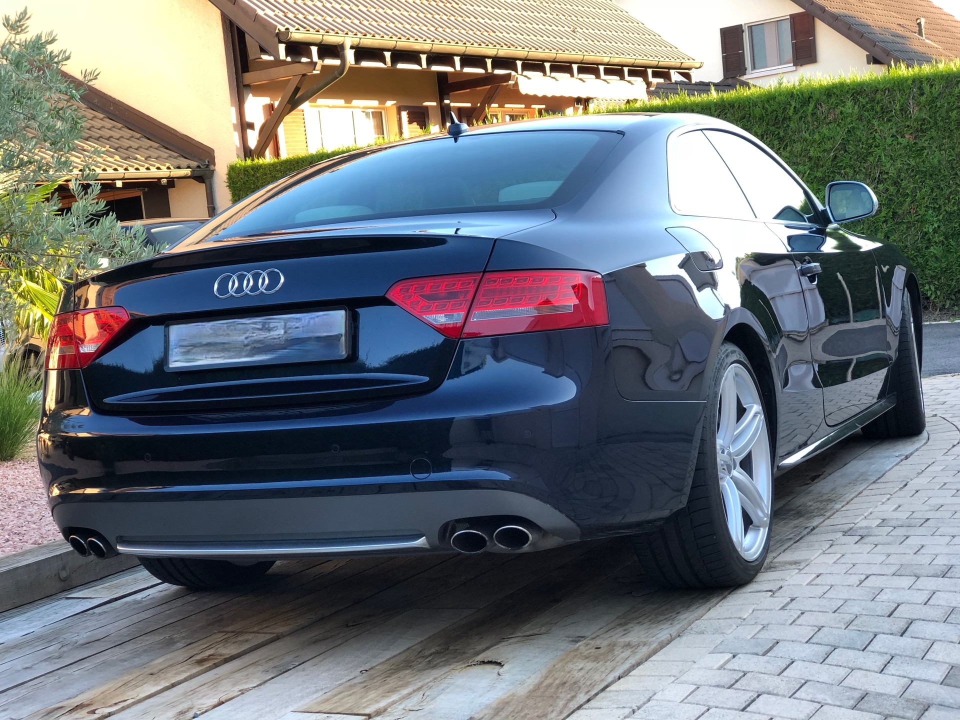 AUDI S5 Coupé 4.2 FSI quattro tiptronic-image-3