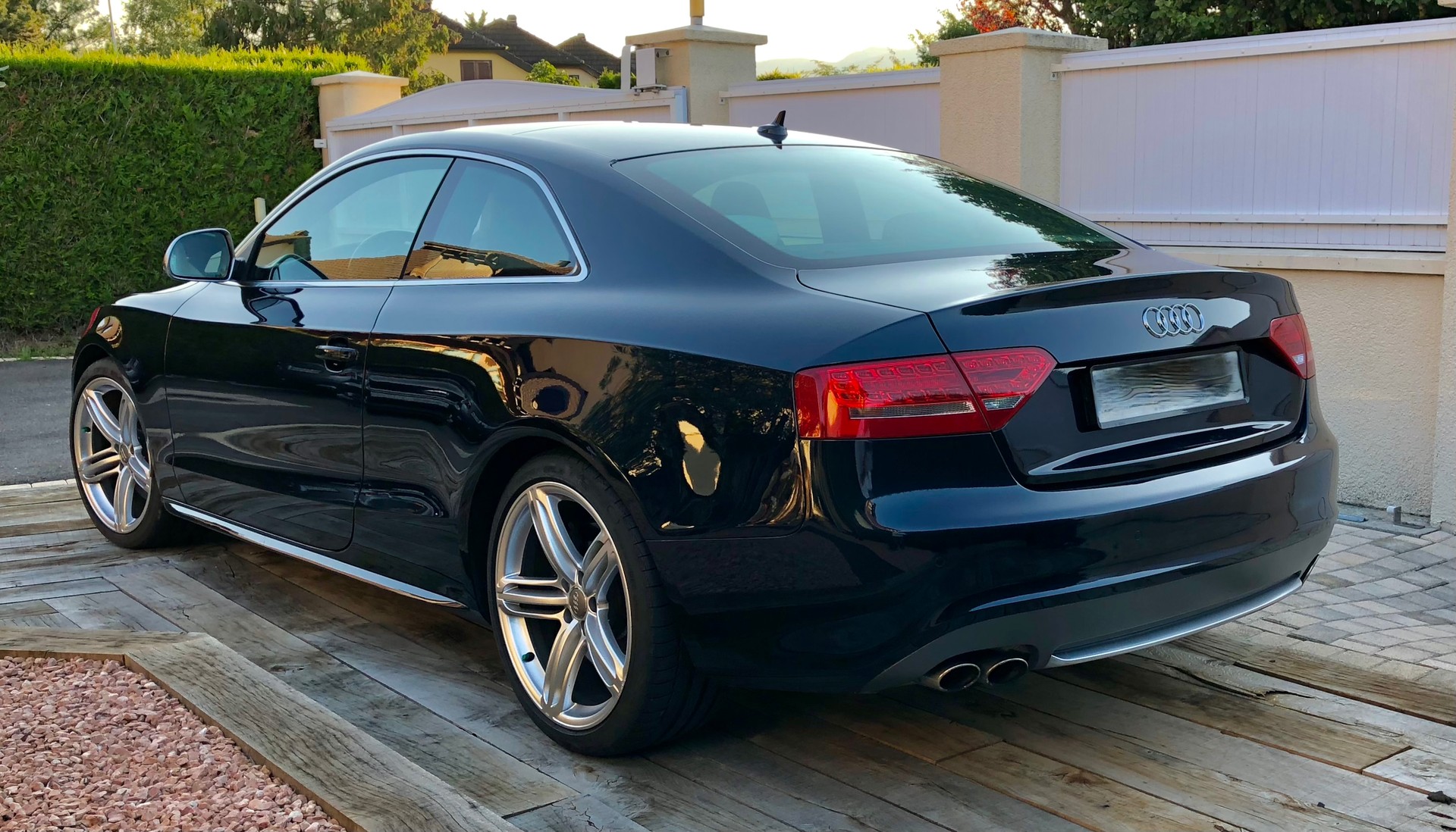 AUDI S5 Coupé 4.2 FSI quattro tiptronic-image-2