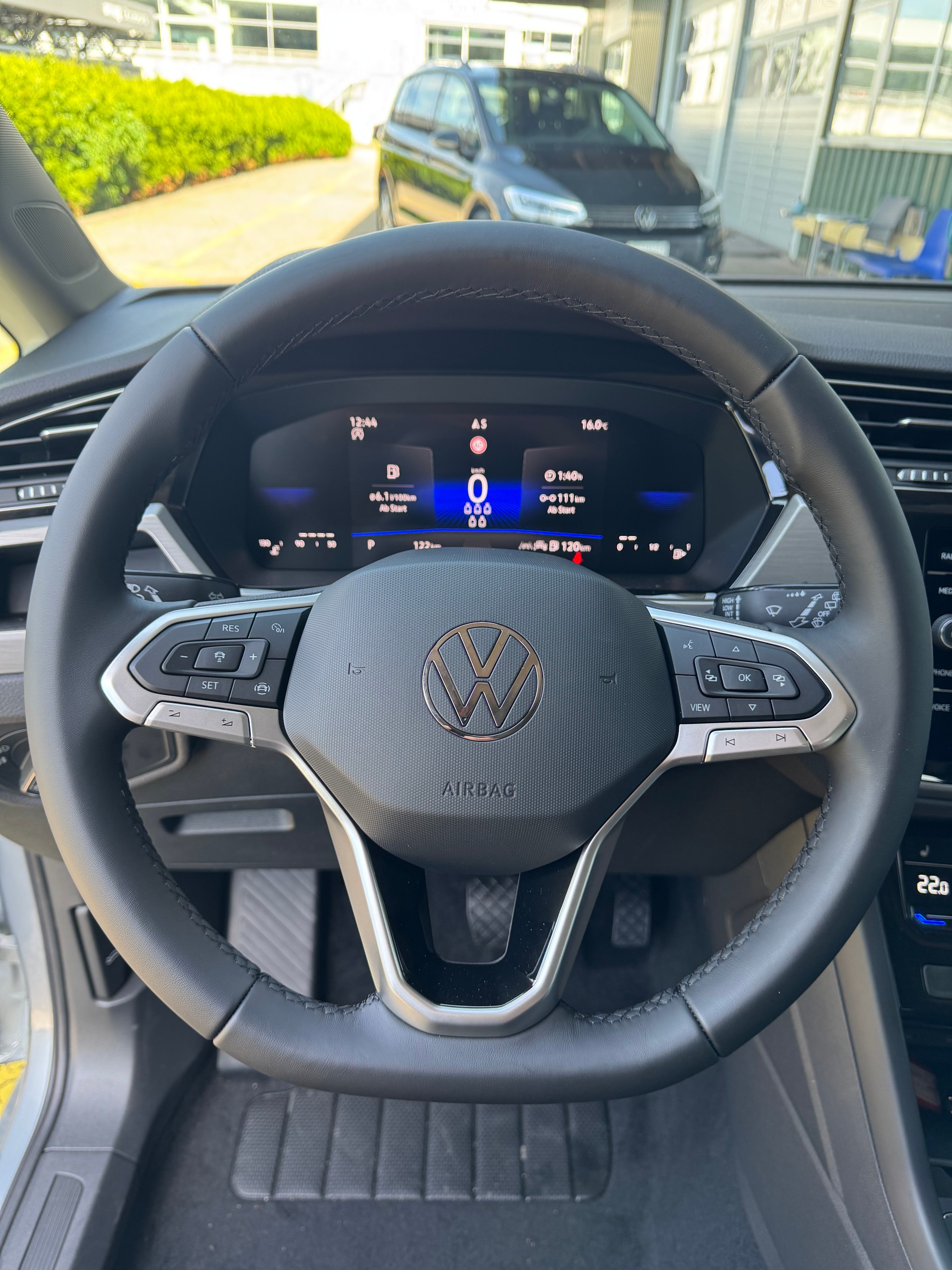 VW Touran 1.5 TSI EVO Comfortline DSG 7 Plätzer 150 PS 37 % Rabatt !-showroom-element-2