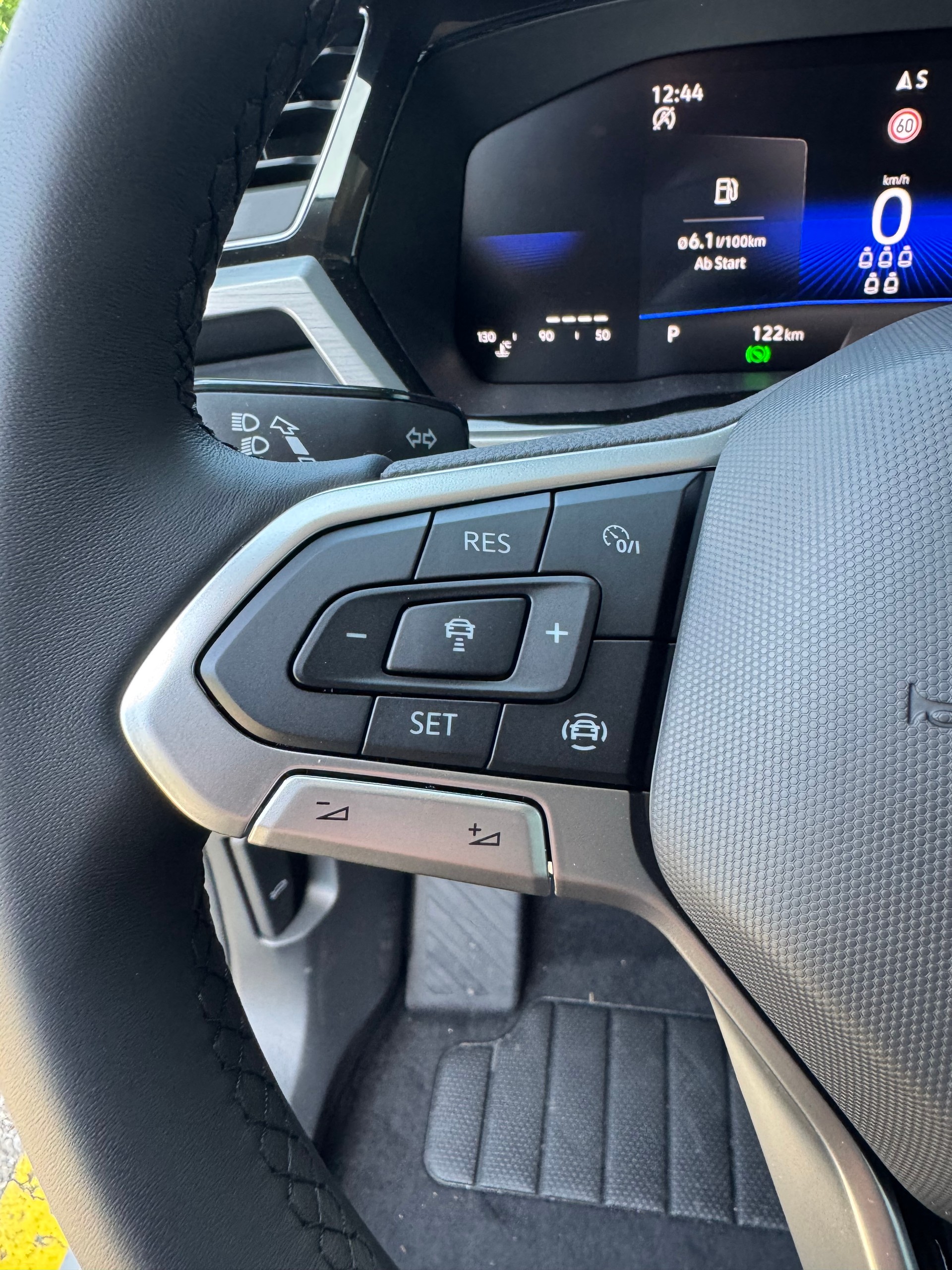 VW Touran 1.5 TSI EVO Comfortline DSG 7 Plätzer 150 PS 37 % Rabatt !-showroom-element-3