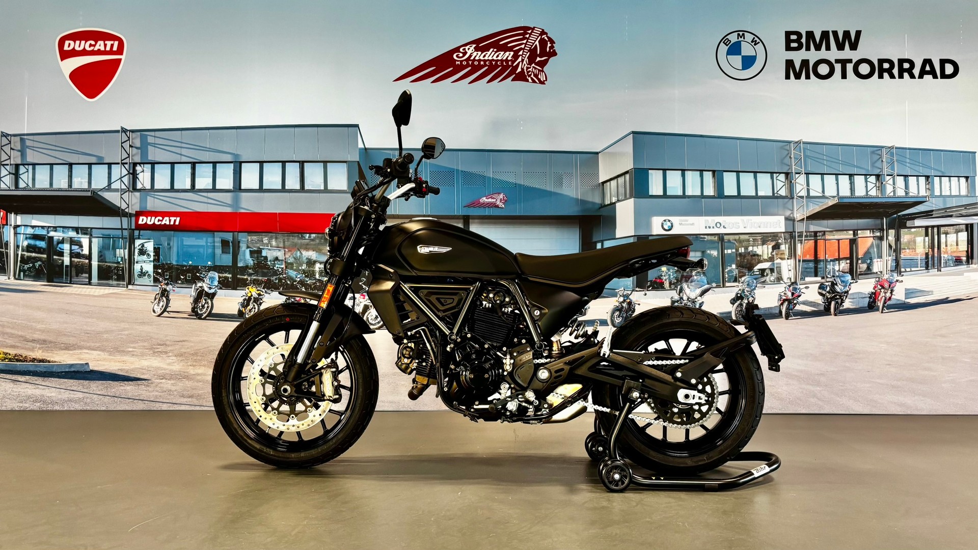 DUCATI SCRAMBLER ICON DARK-showroom-element-3