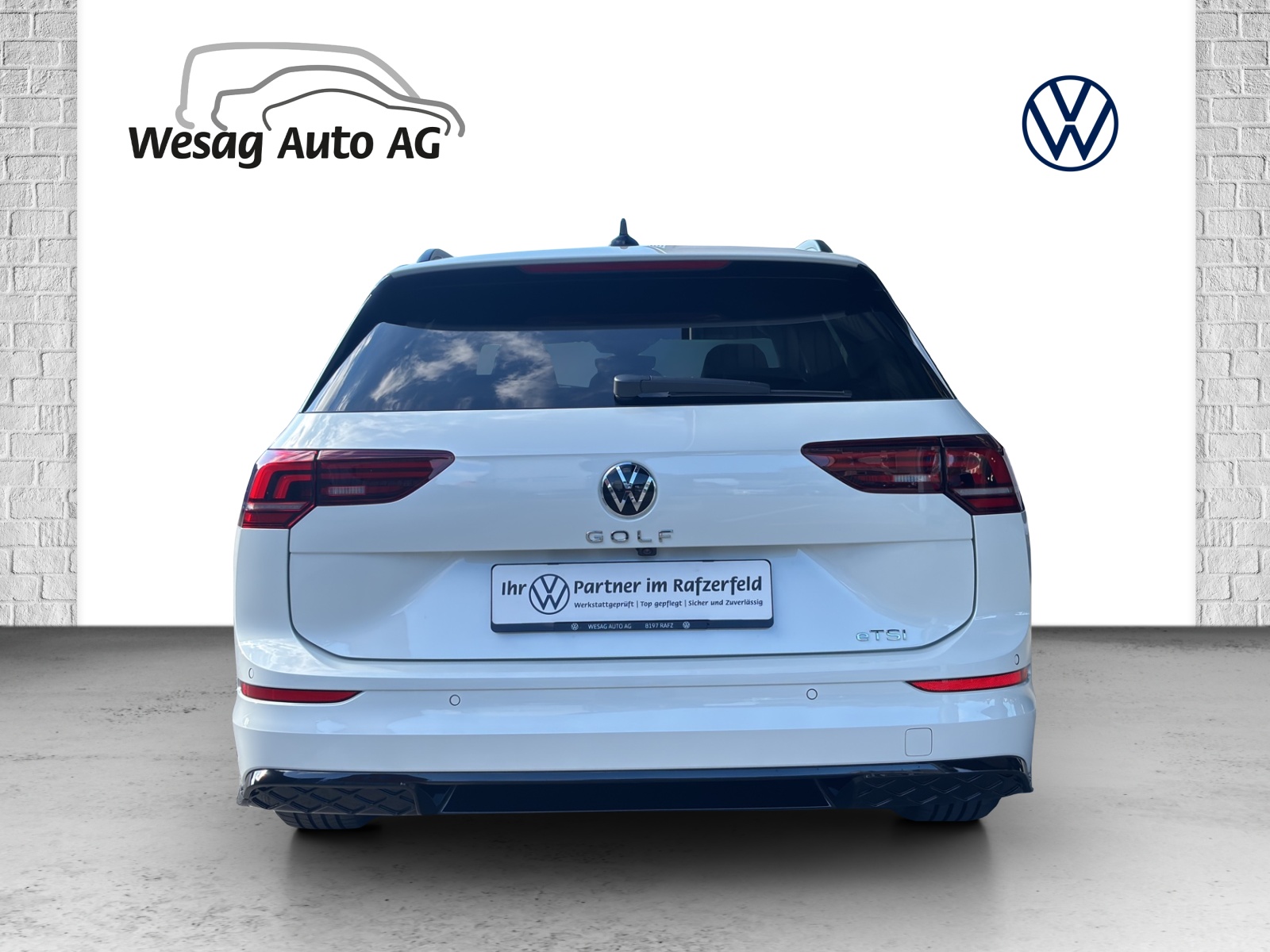 VW Golf Variant 1.5 eTSI mHEV R-Line-showroom-element-3