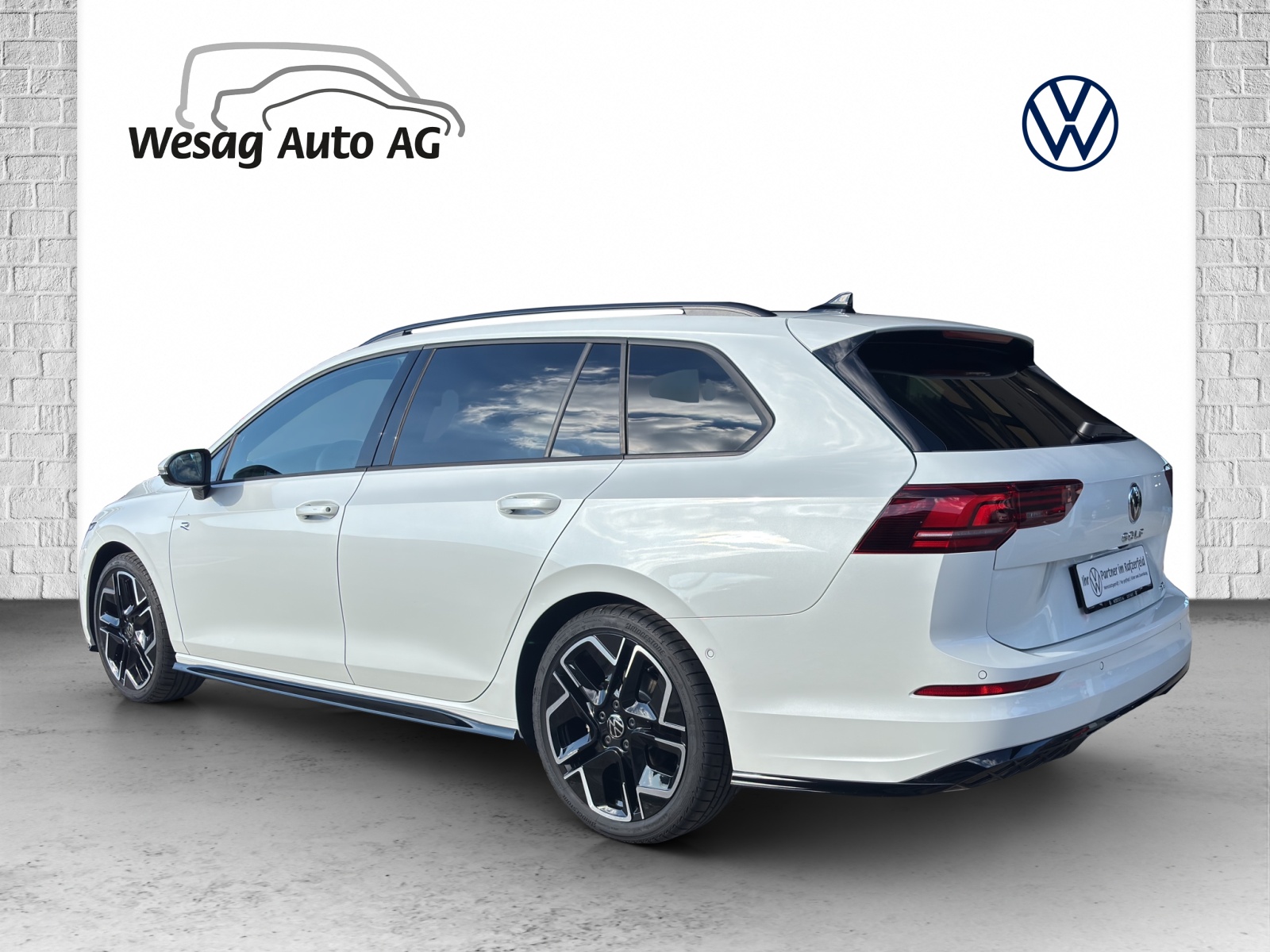 VW Golf Variant 1.5 eTSI mHEV R-Line-image-4
