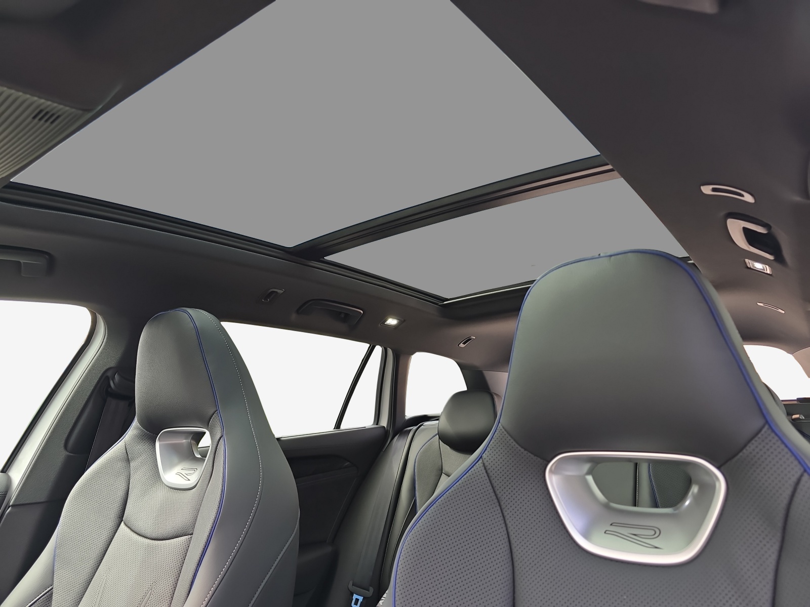 VW Passat Variant 2.0 TSI evo4 R-Line 4 Motion DSG-image-14