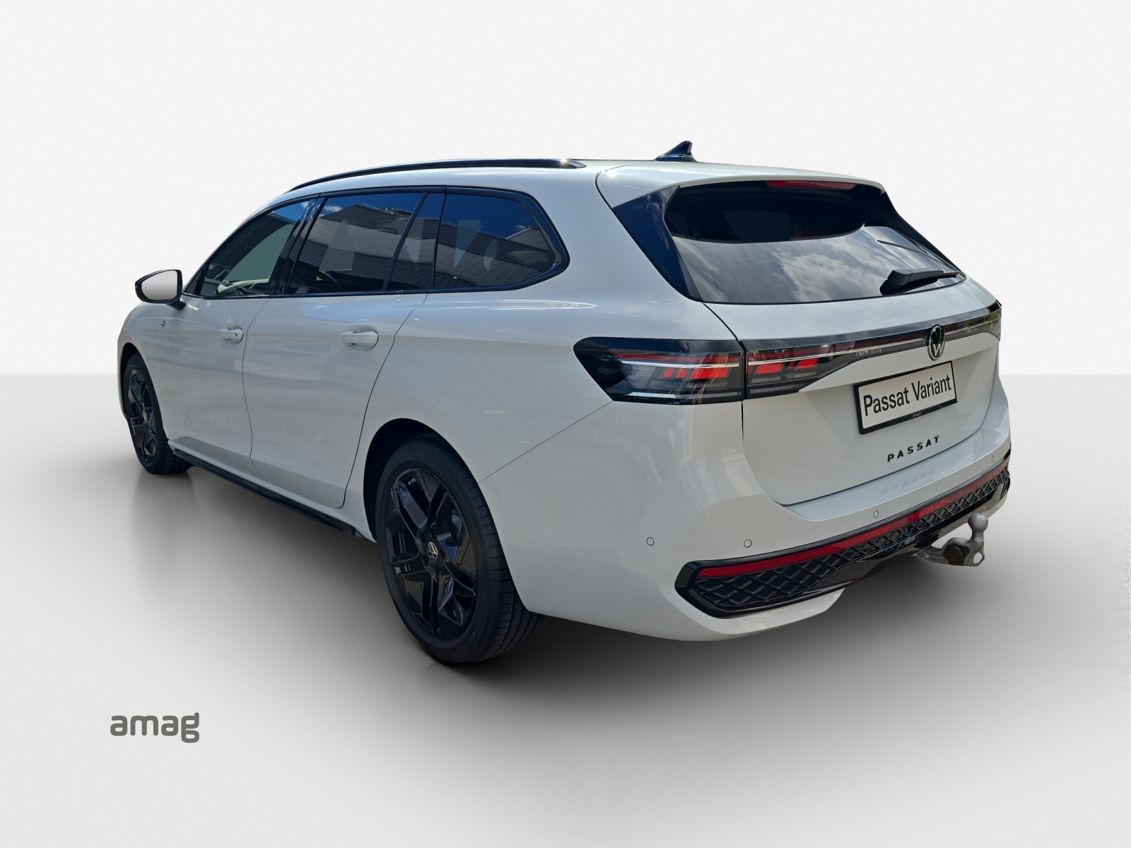 VW Passat Variant 2.0 TSI evo4 R-Line 4 Motion DSG-image-2