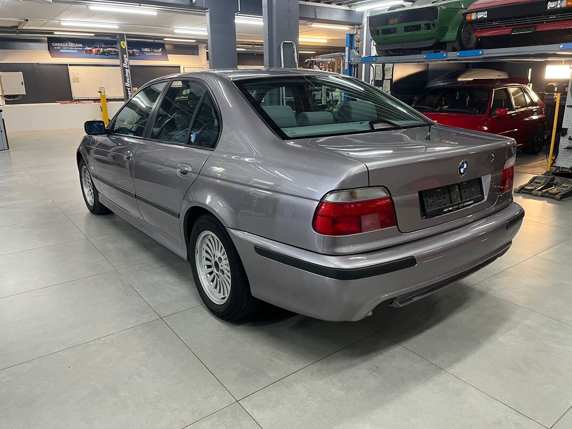 BMW 540i-image-4