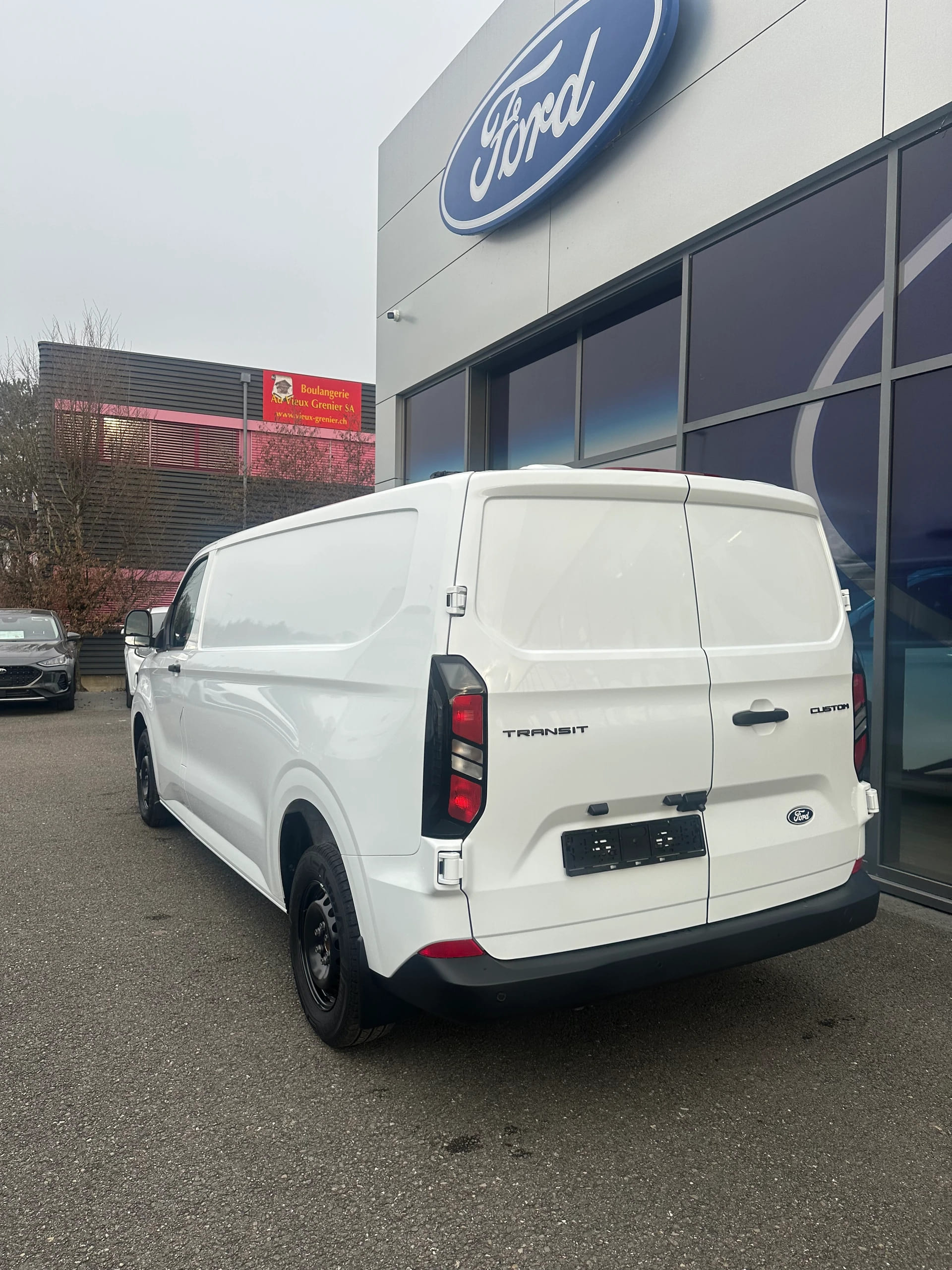 FORD Transit Custom Van 320 L2 2.0 EcoBl Trend/136CV/Aut.-image-3