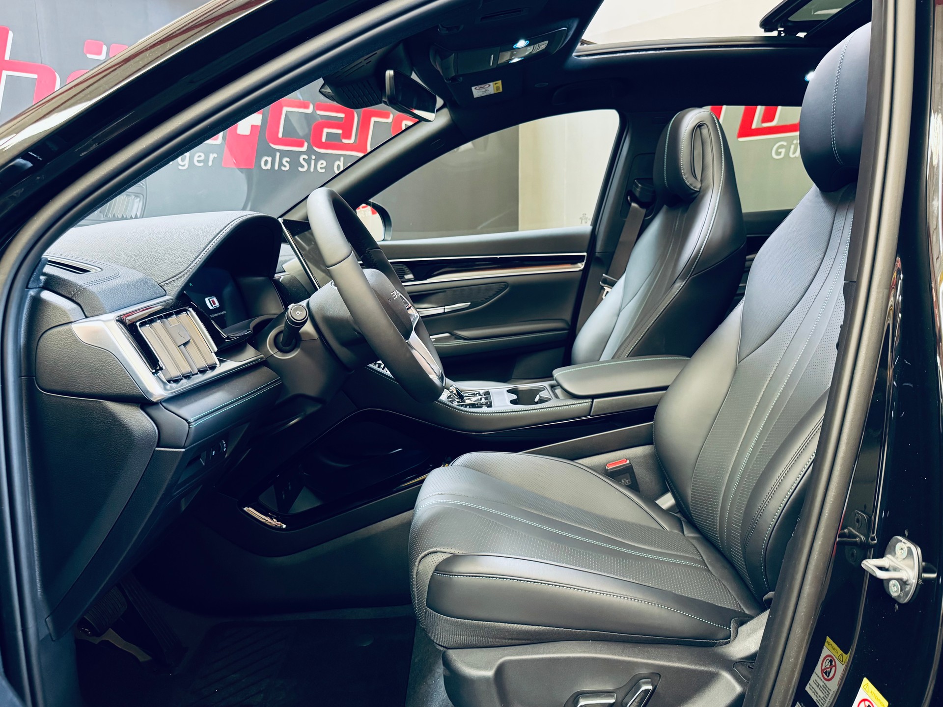 BYD Seal U DM-i Design AWD-image-10