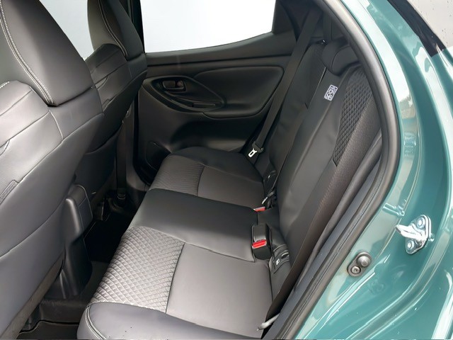 TOYOTA Yaris 1.5 Premium e-CVT-image-6