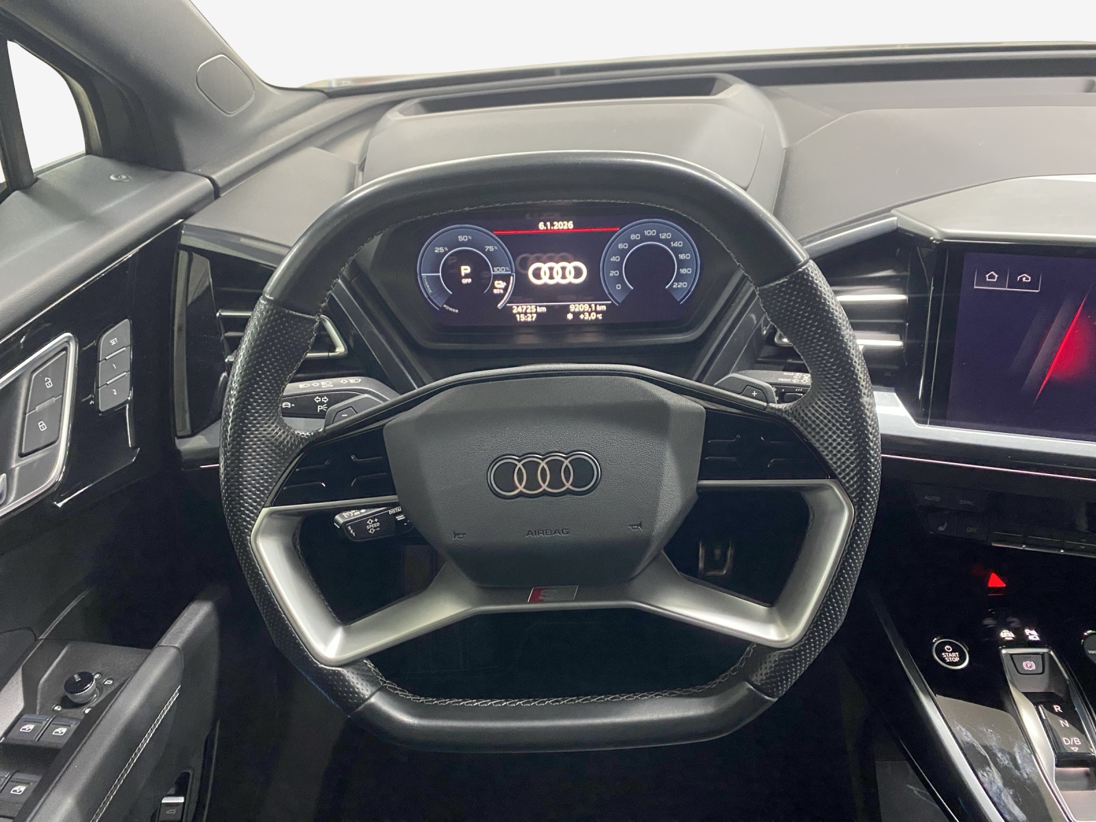 AUDI Q4 e-tron 45 quattro-image-10