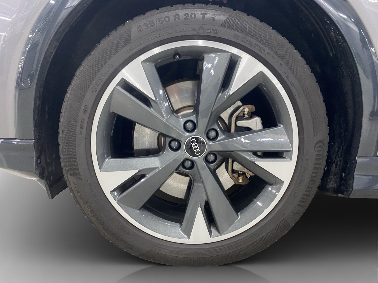 AUDI Q4 e-tron 45 quattro-image-16