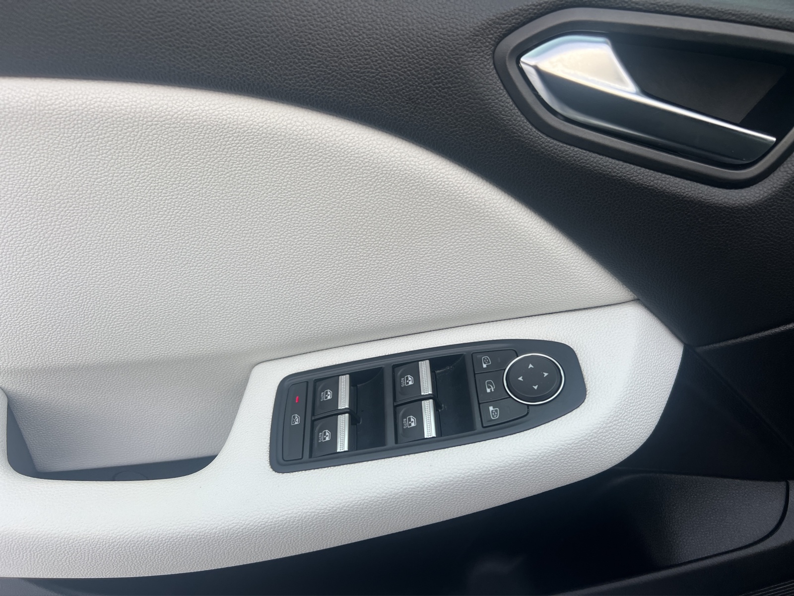 RENAULT Clio 1.6 E-Tech Edition One-image-9