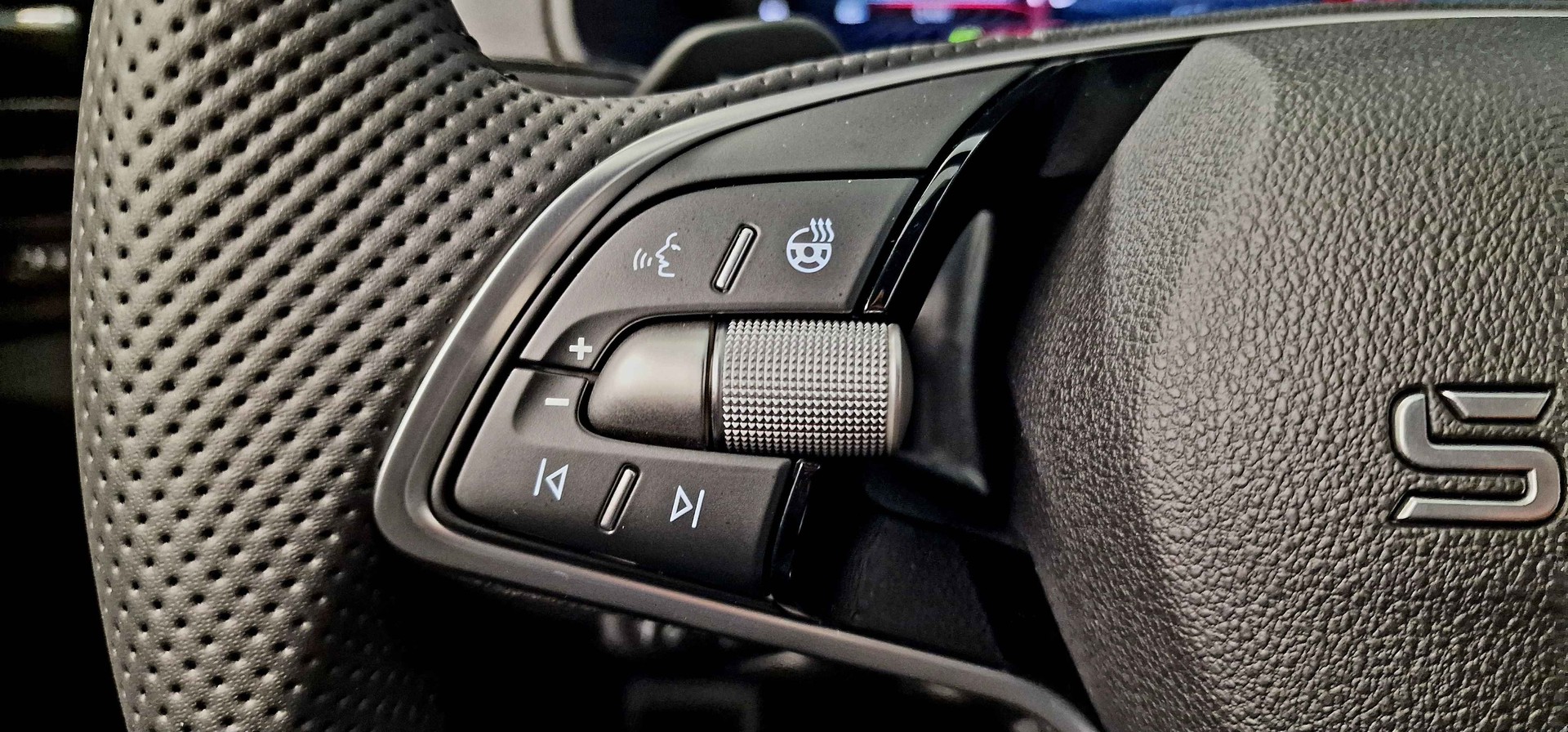 SKODA Karoq 2.0 TSI SportLine 4x4 DSG-image-5