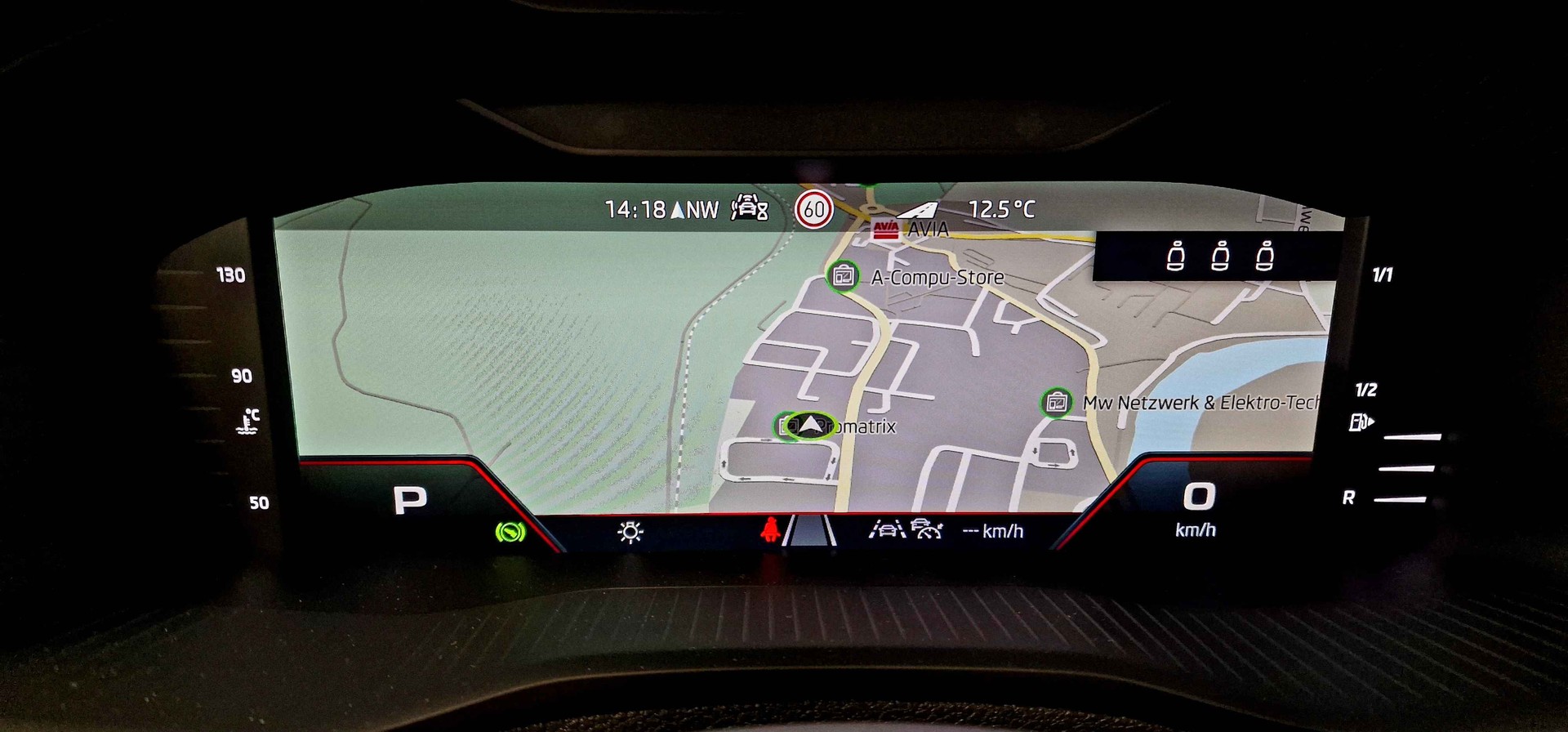 SKODA Karoq 2.0 TSI SportLine 4x4 DSG-image-4