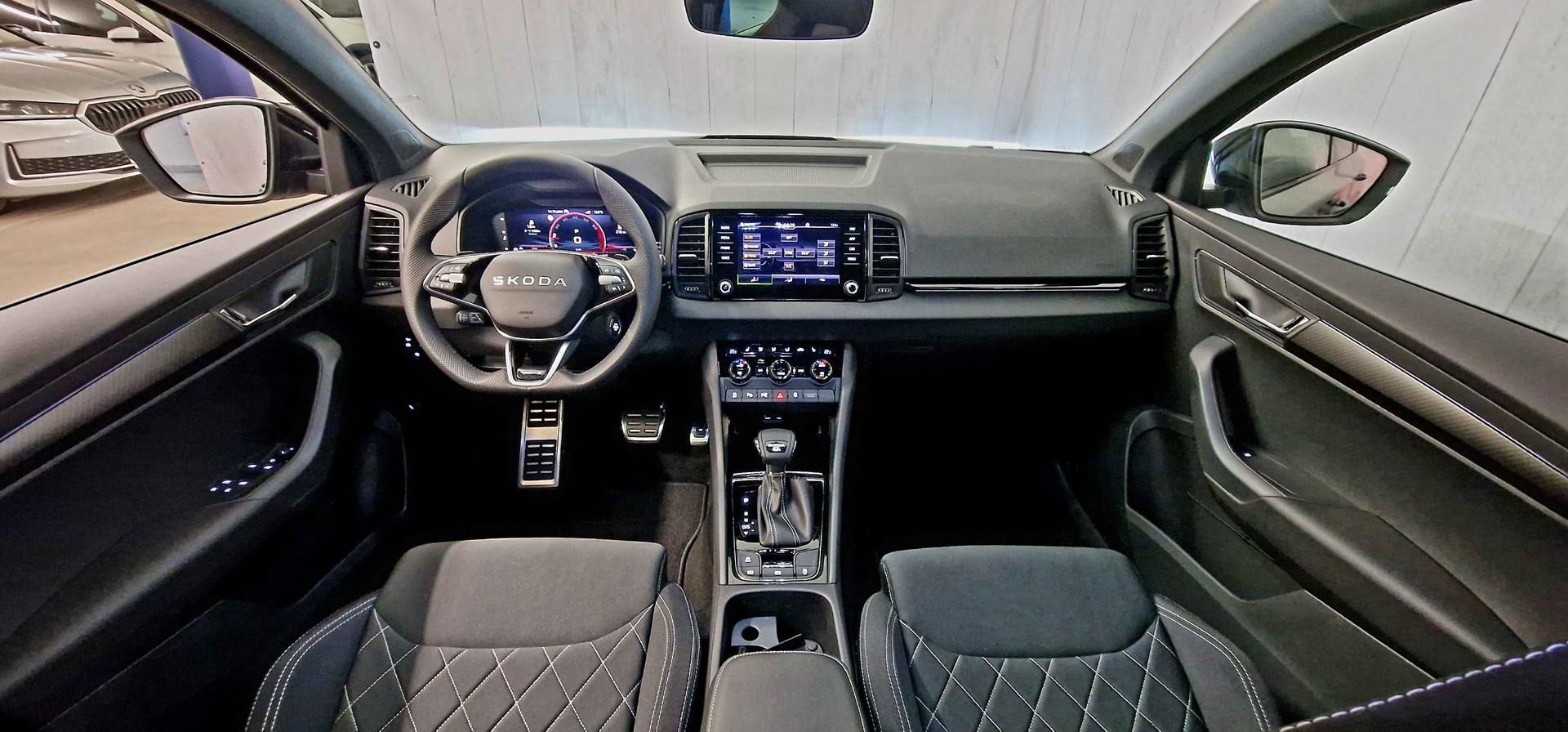 SKODA Karoq 2.0 TSI SportLine 4x4 DSG-image-13