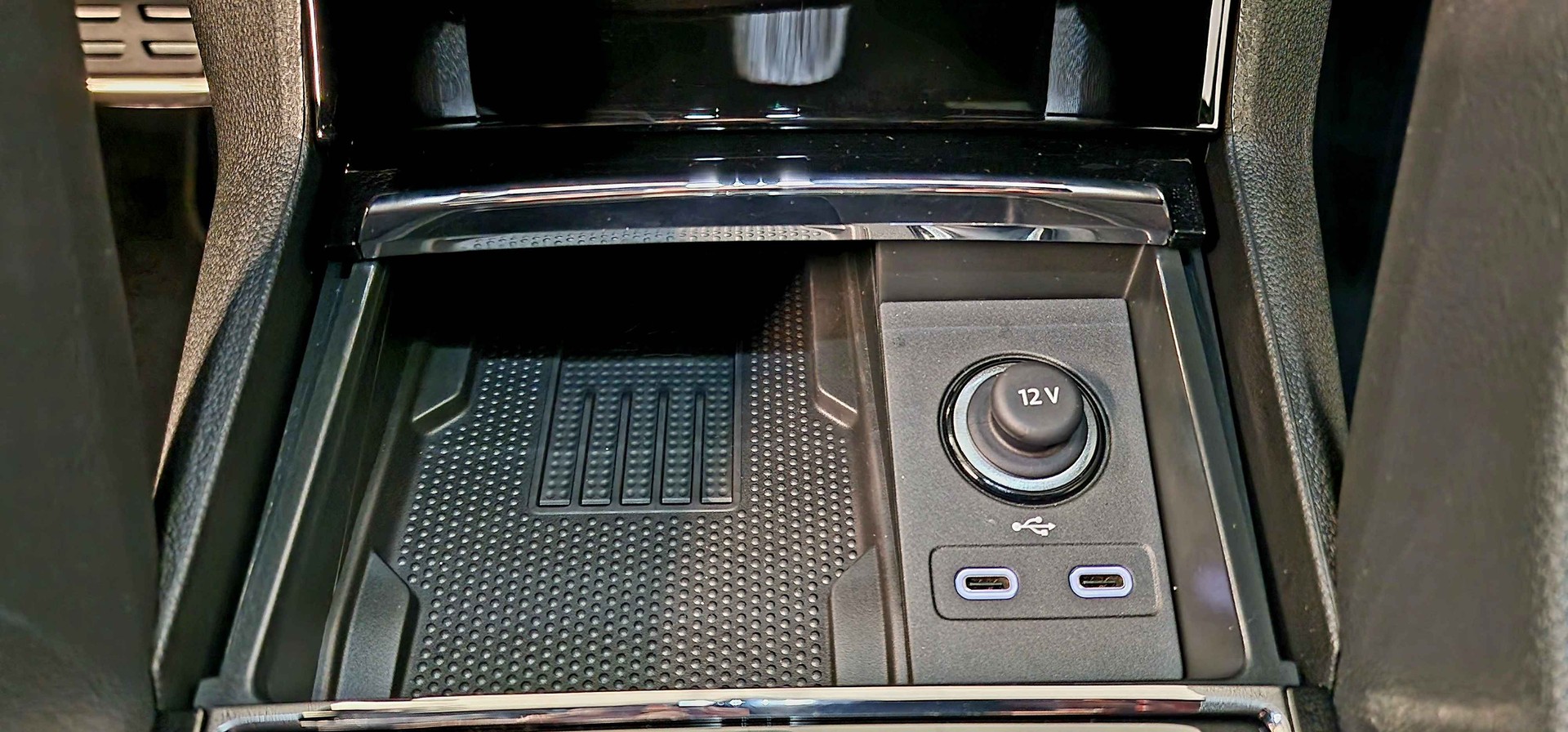 SKODA Karoq 2.0 TSI SportLine 4x4 DSG-image-10